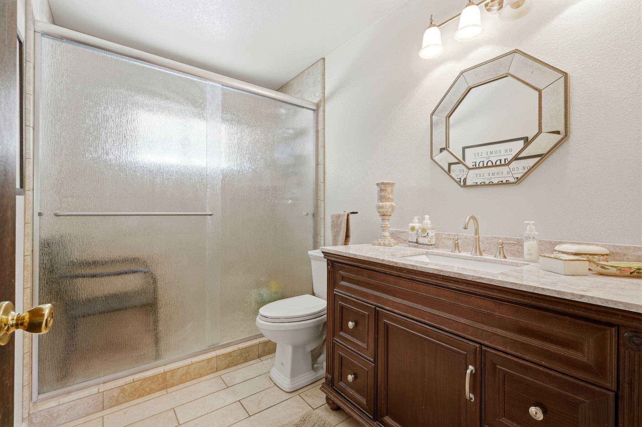 5308 E Mount Whitney Ave, Laton, CA 93242