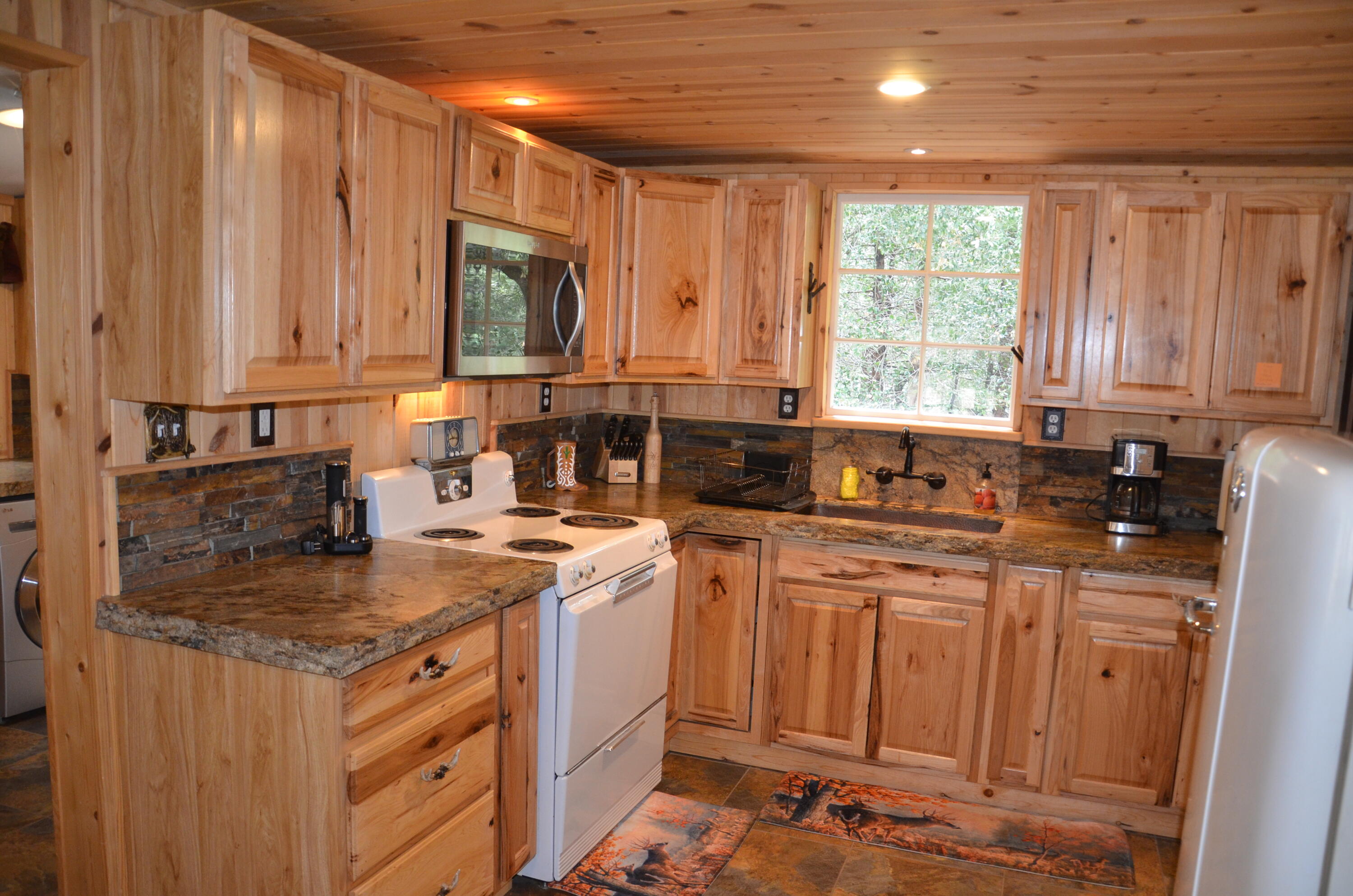 662 Trails End, Springville, CA 93265