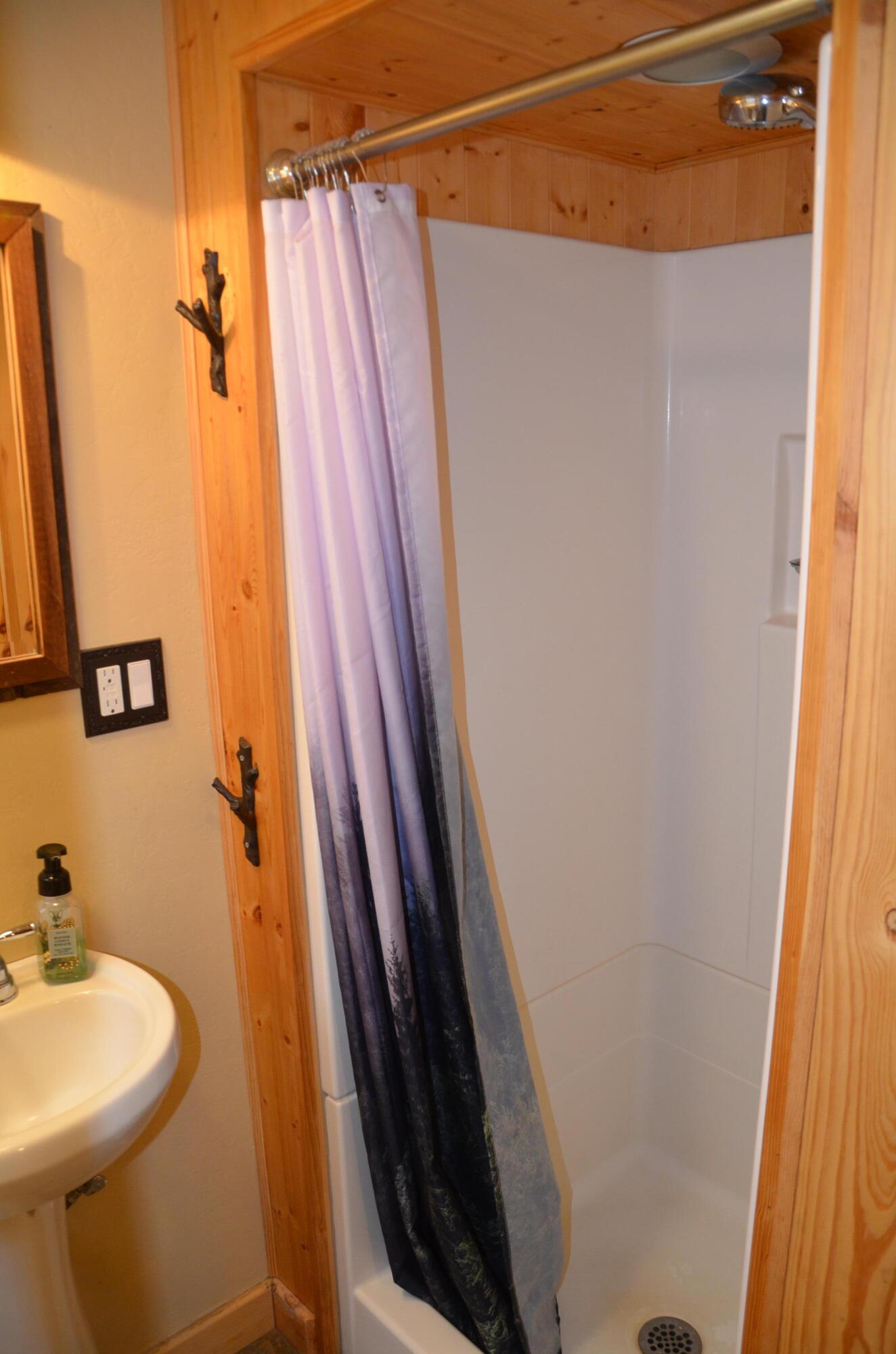 662 Trails End, Springville, CA 93265