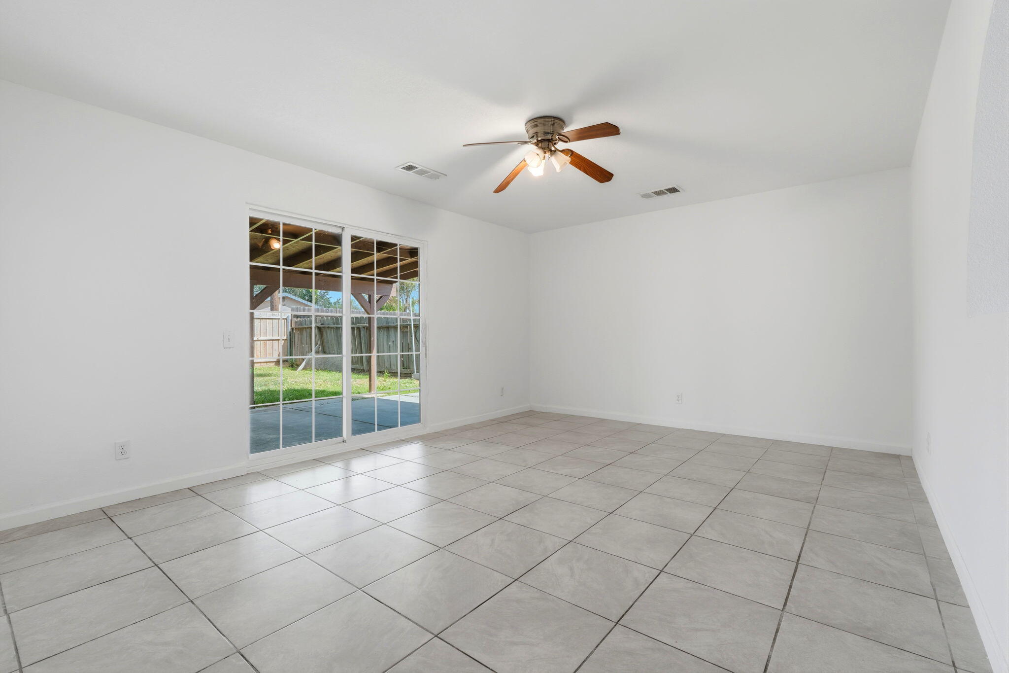 708 S Van Ness St, Tulare, CA 93274