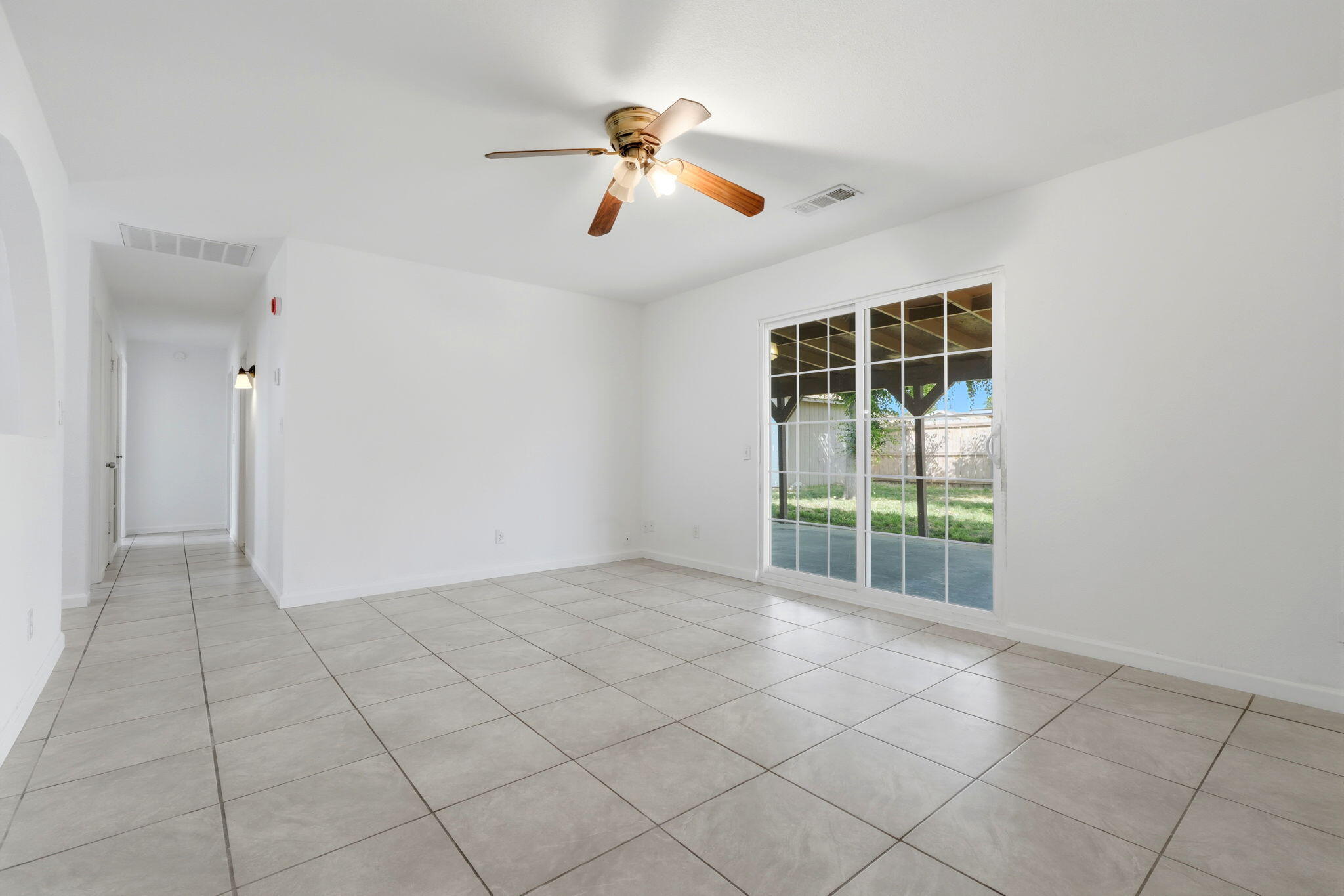 708 S Van Ness St, Tulare, CA 93274