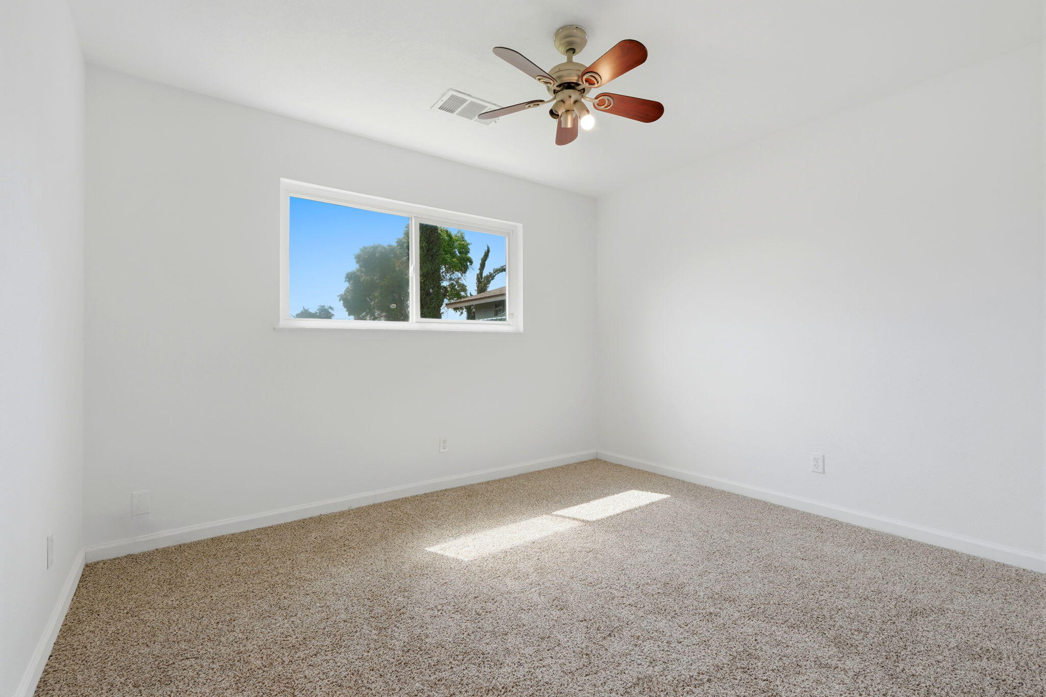 708 S Van Ness St, Tulare, CA 93274