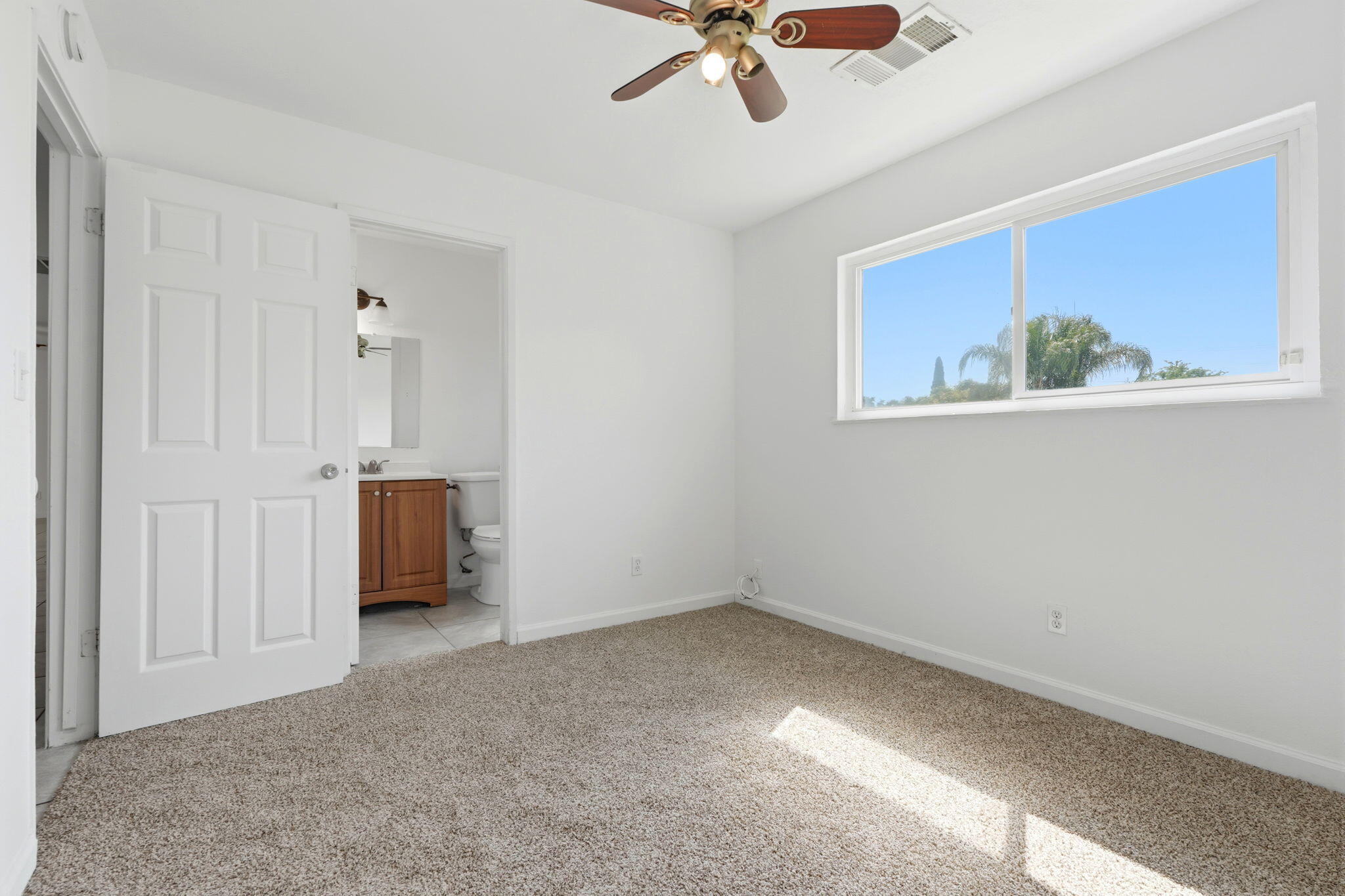 708 S Van Ness St, Tulare, CA 93274