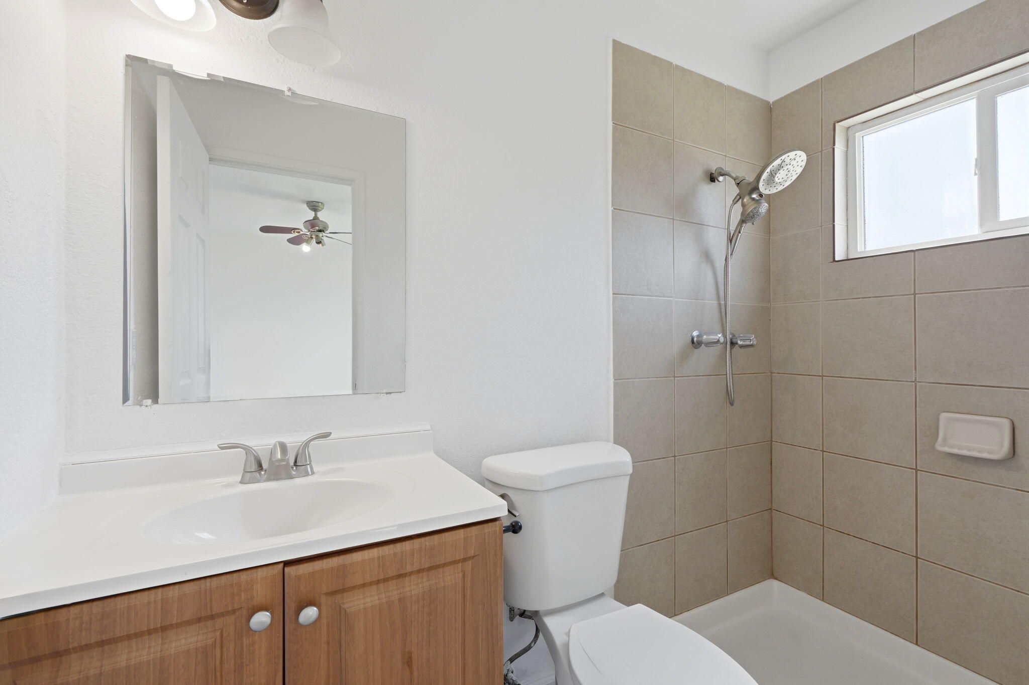 708 S Van Ness St, Tulare, CA 93274