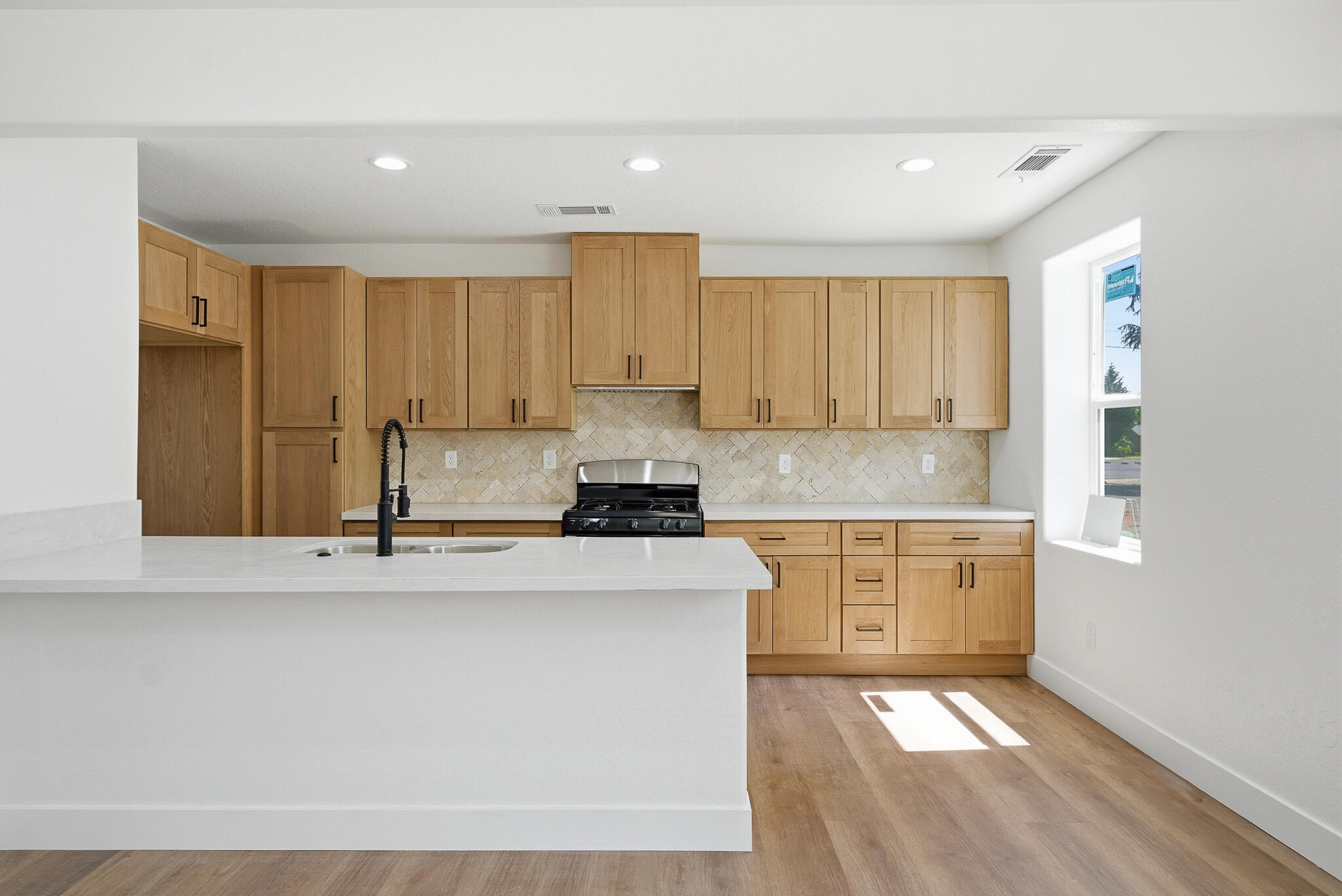 121 Orange Ave, Chowchilla, CA 93610