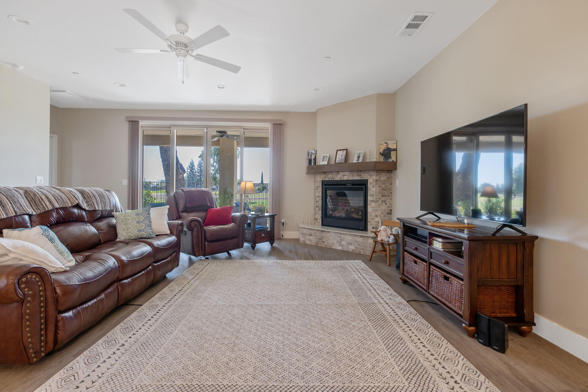 570 Little Ln, Exeter, CA 93221