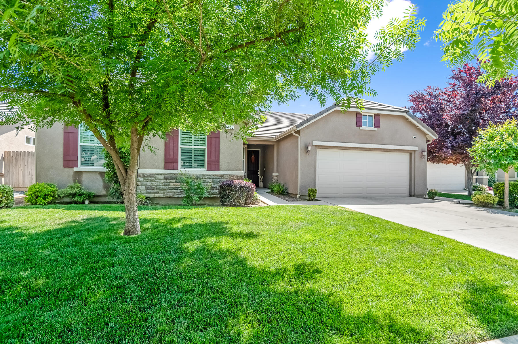 6635 W Vine Ct, Visalia, CA 93291