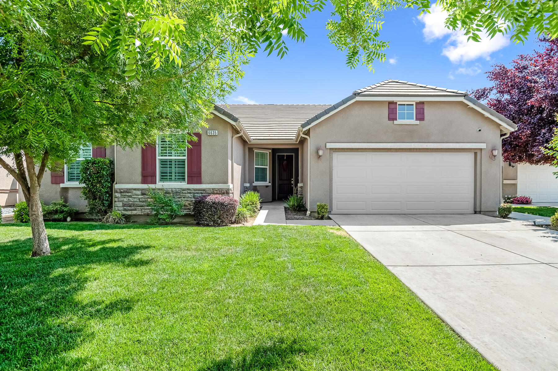 6635 W Vine Ct, Visalia, CA 93291