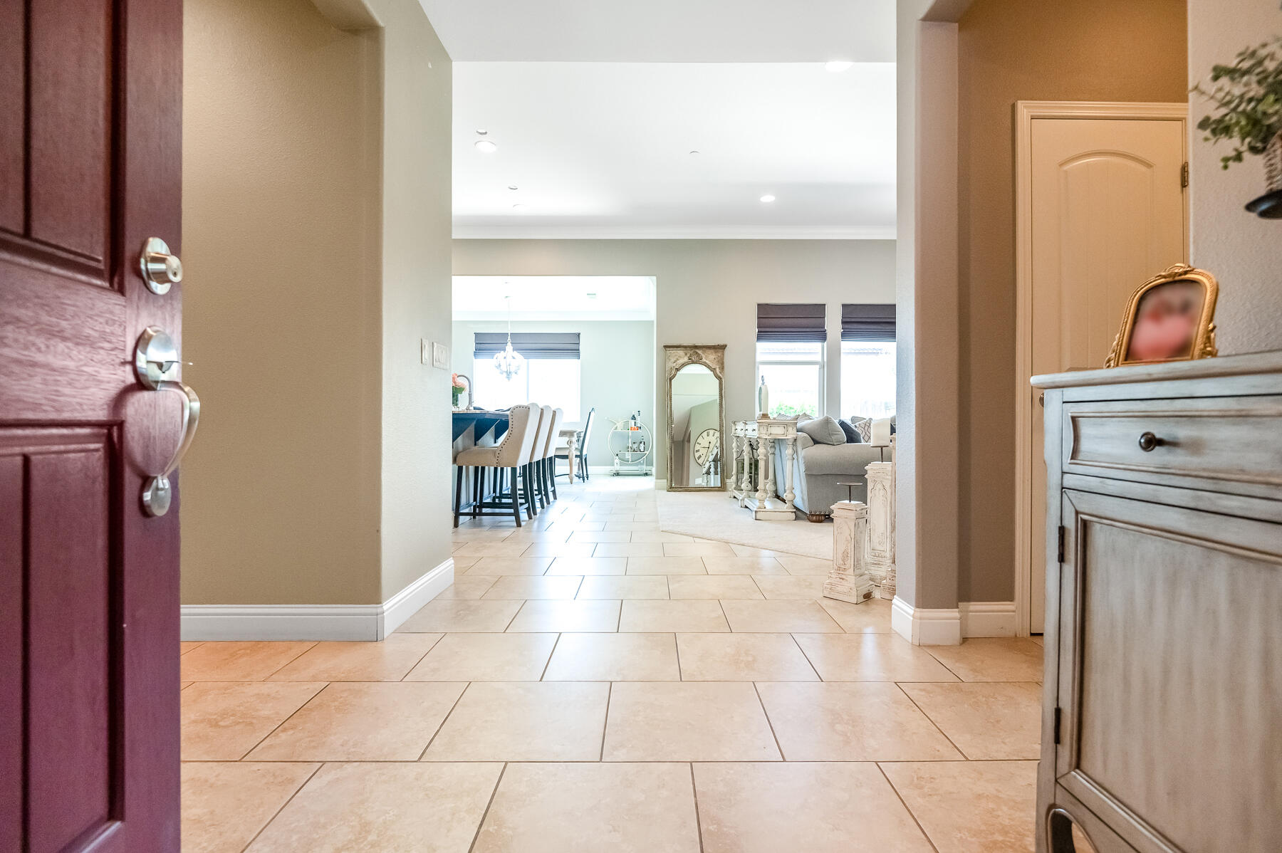 6635 W Vine Ct, Visalia, CA 93291