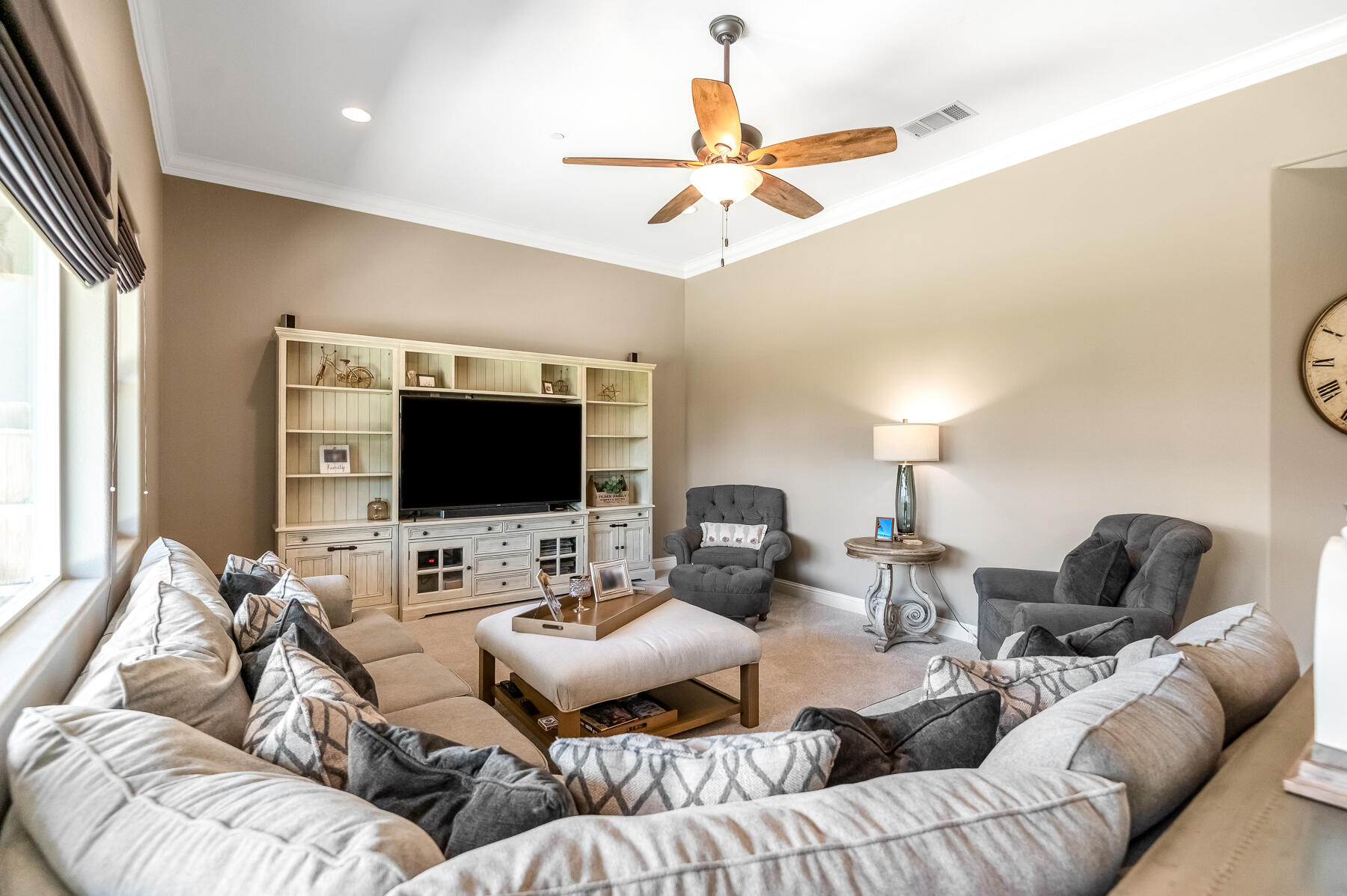 6635 W Vine Ct, Visalia, CA 93291