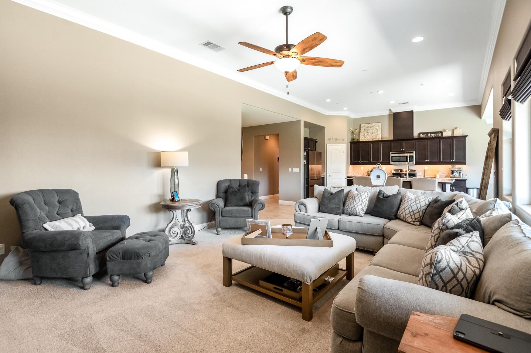 6635 W Vine Ct, Visalia, CA 93291