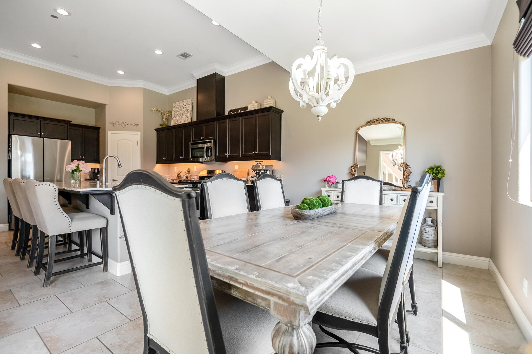 6635 W Vine Ct, Visalia, CA 93291