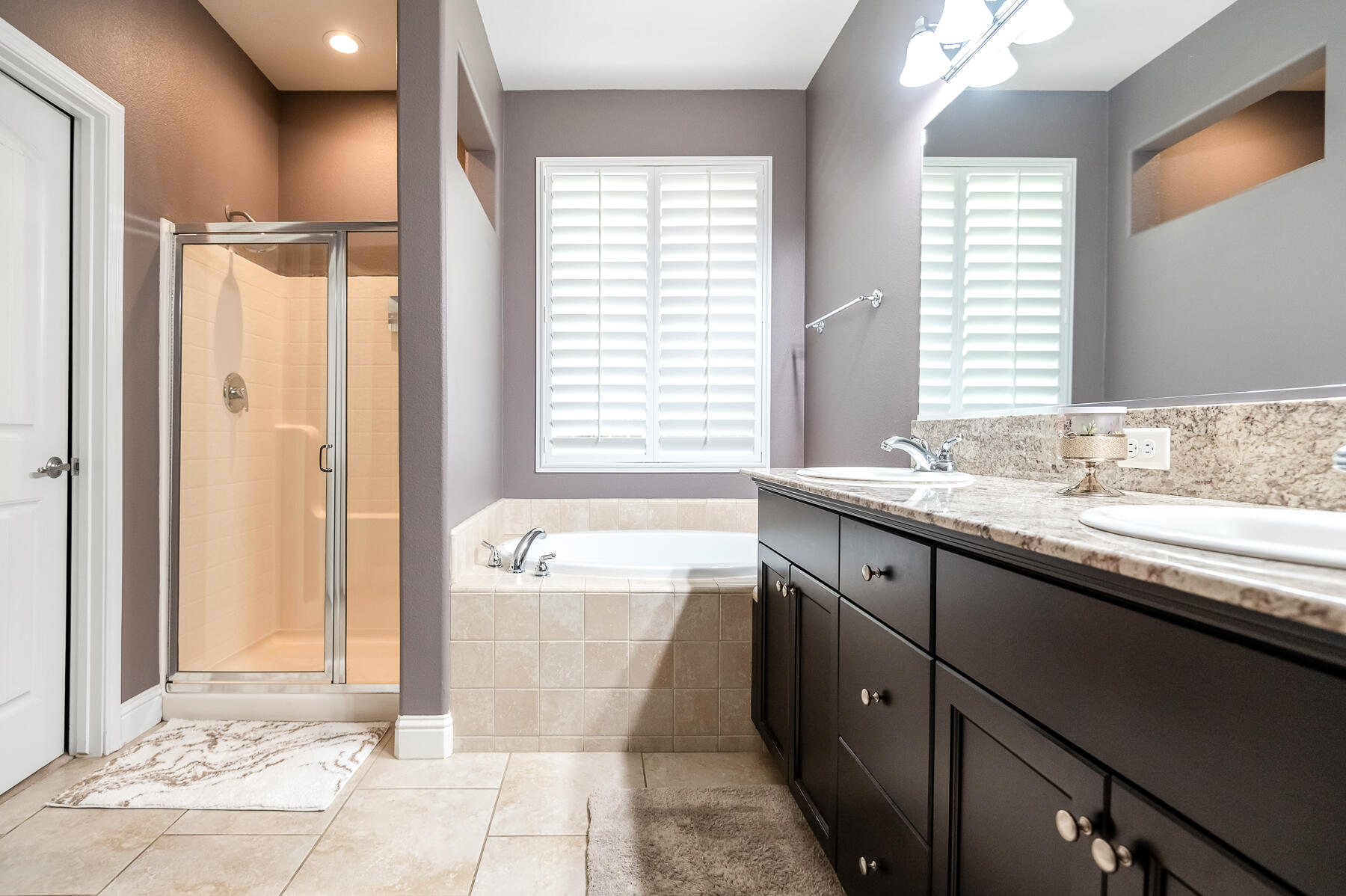 6635 W Vine Ct, Visalia, CA 93291