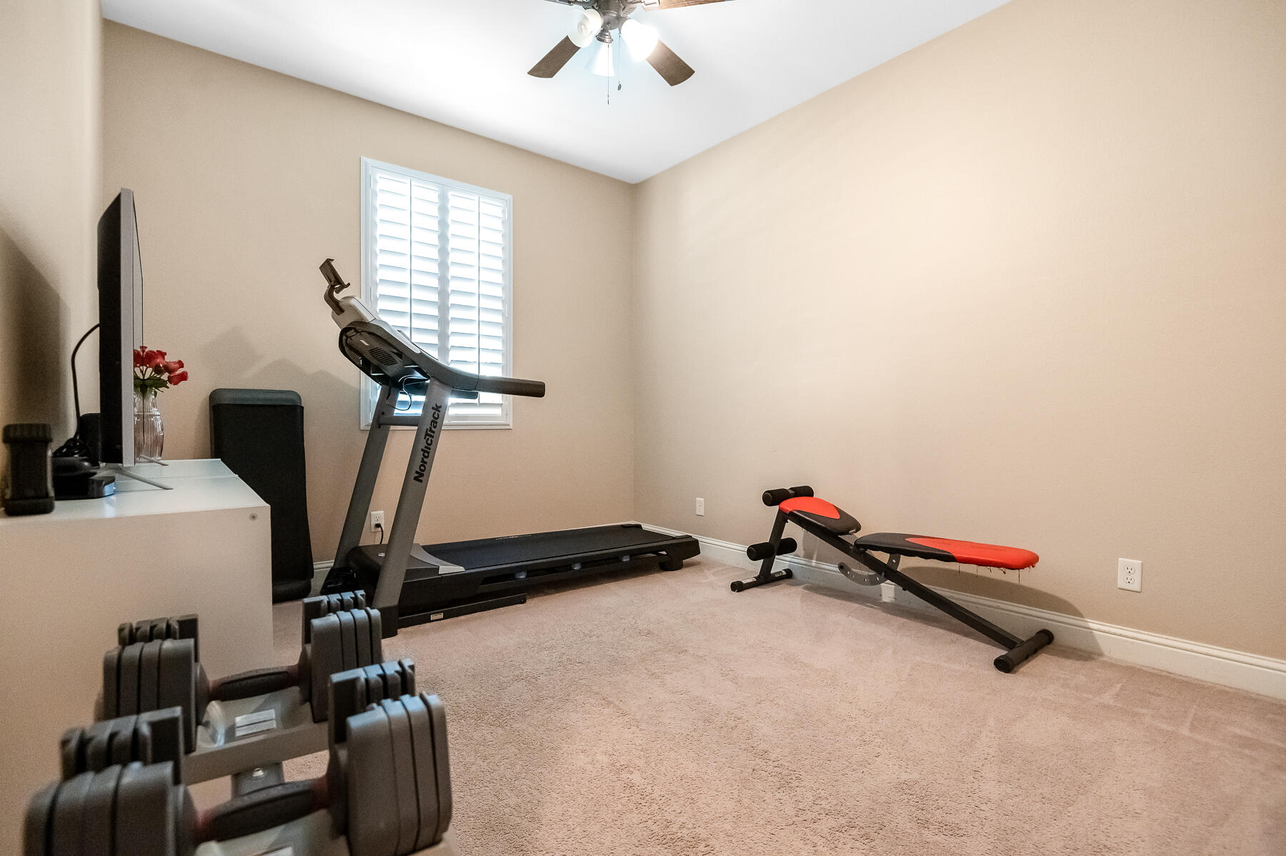 6635 W Vine Ct, Visalia, CA 93291