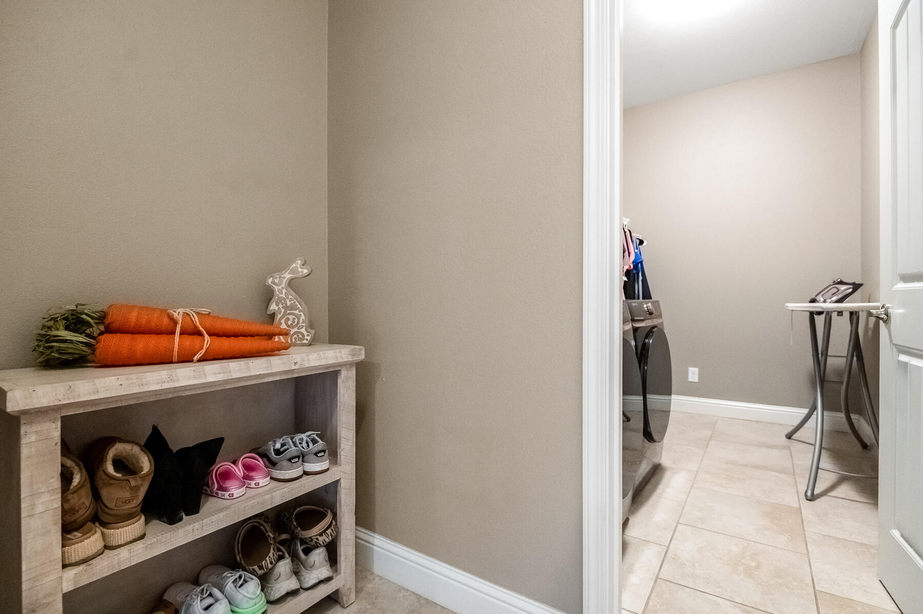 6635 W Vine Ct, Visalia, CA 93291