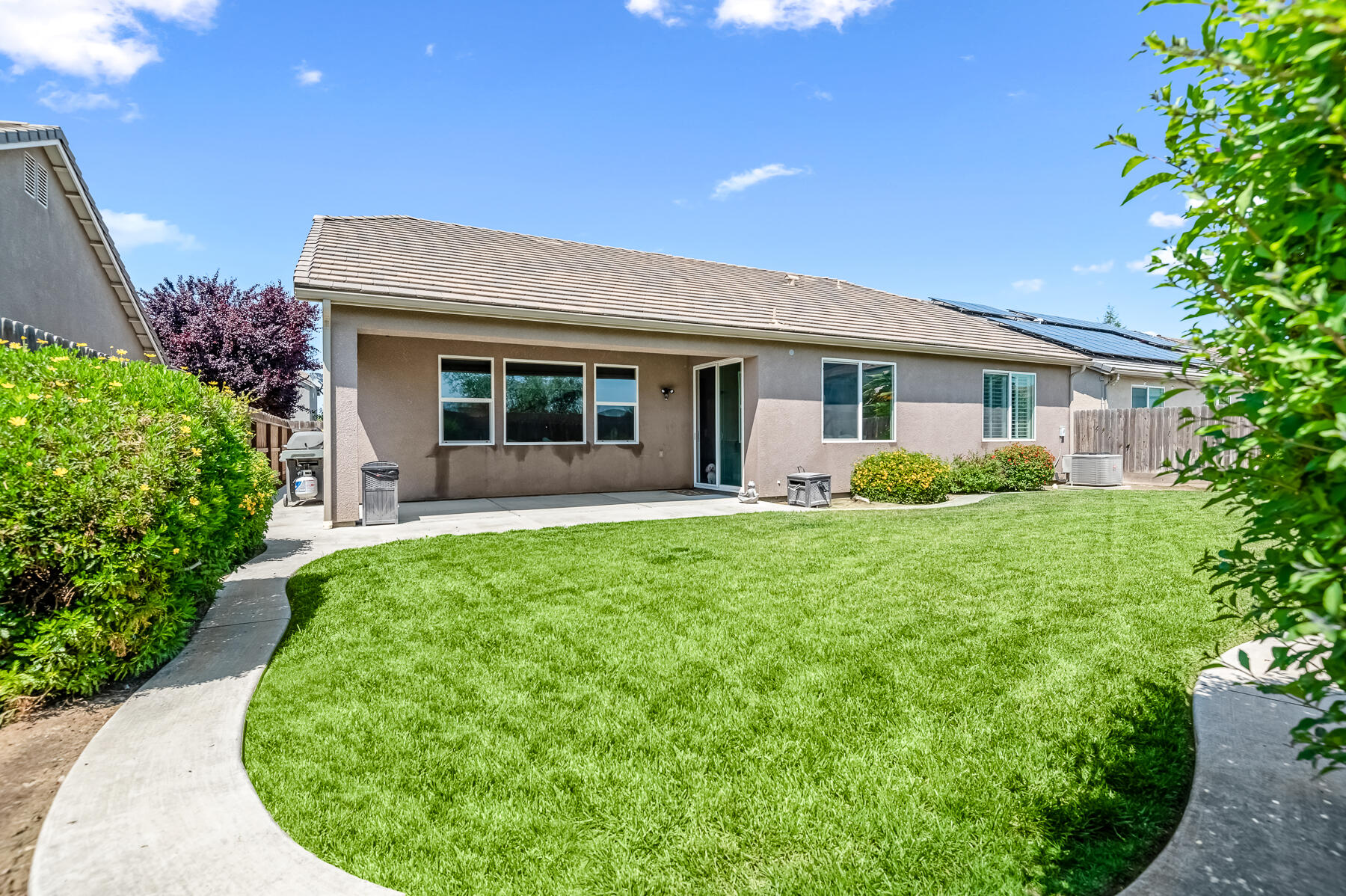 6635 W Vine Ct, Visalia, CA 93291