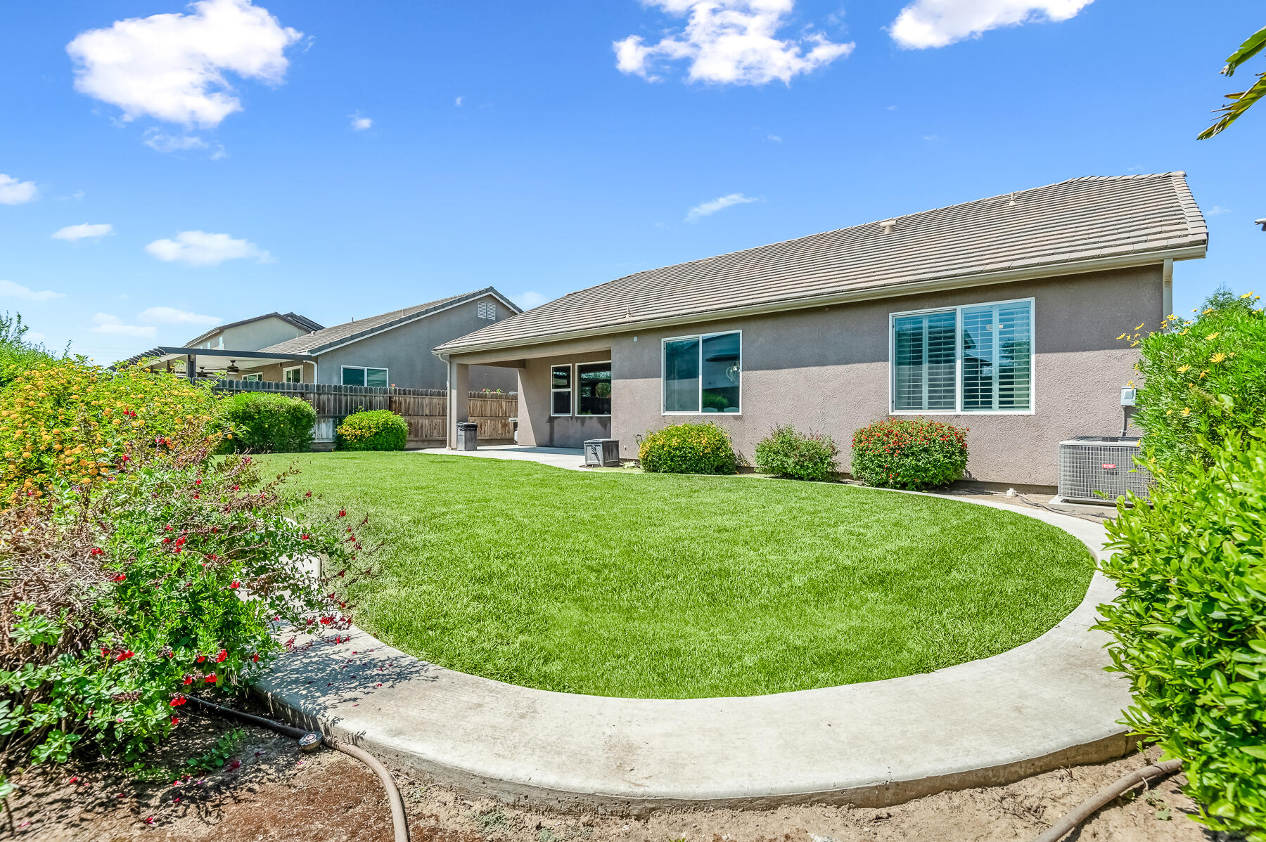 6635 W Vine Ct, Visalia, CA 93291