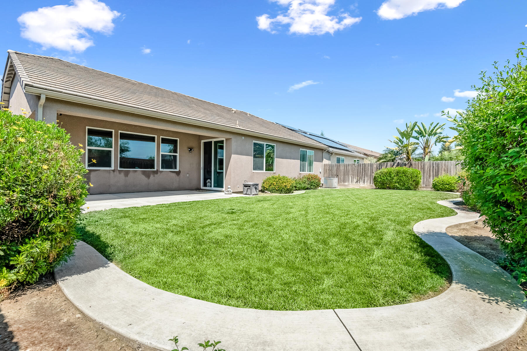 6635 W Vine Ct, Visalia, CA 93291