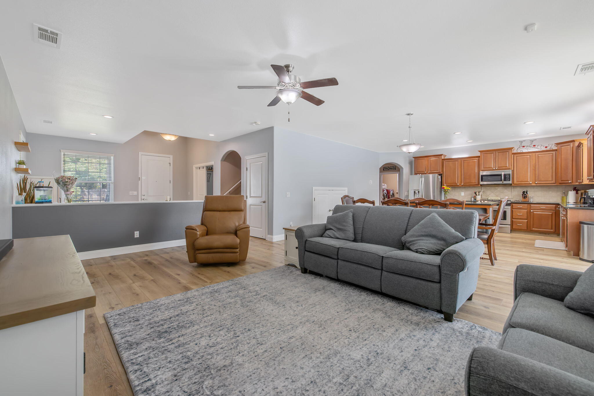 680 Inverness St, Tulare, CA 93274