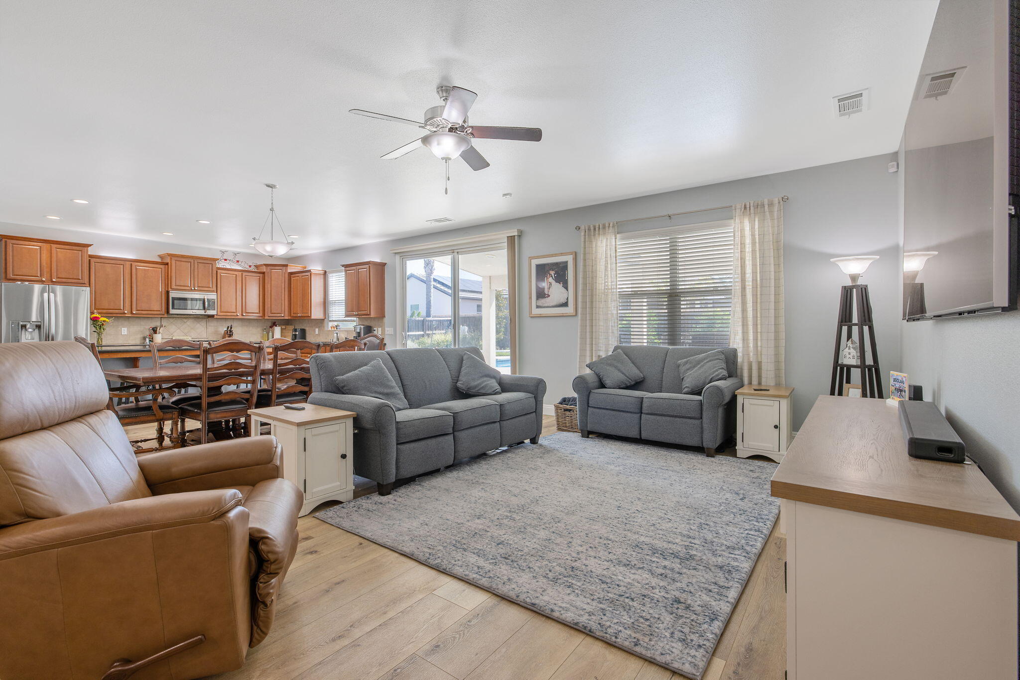 680 Inverness St, Tulare, CA 93274