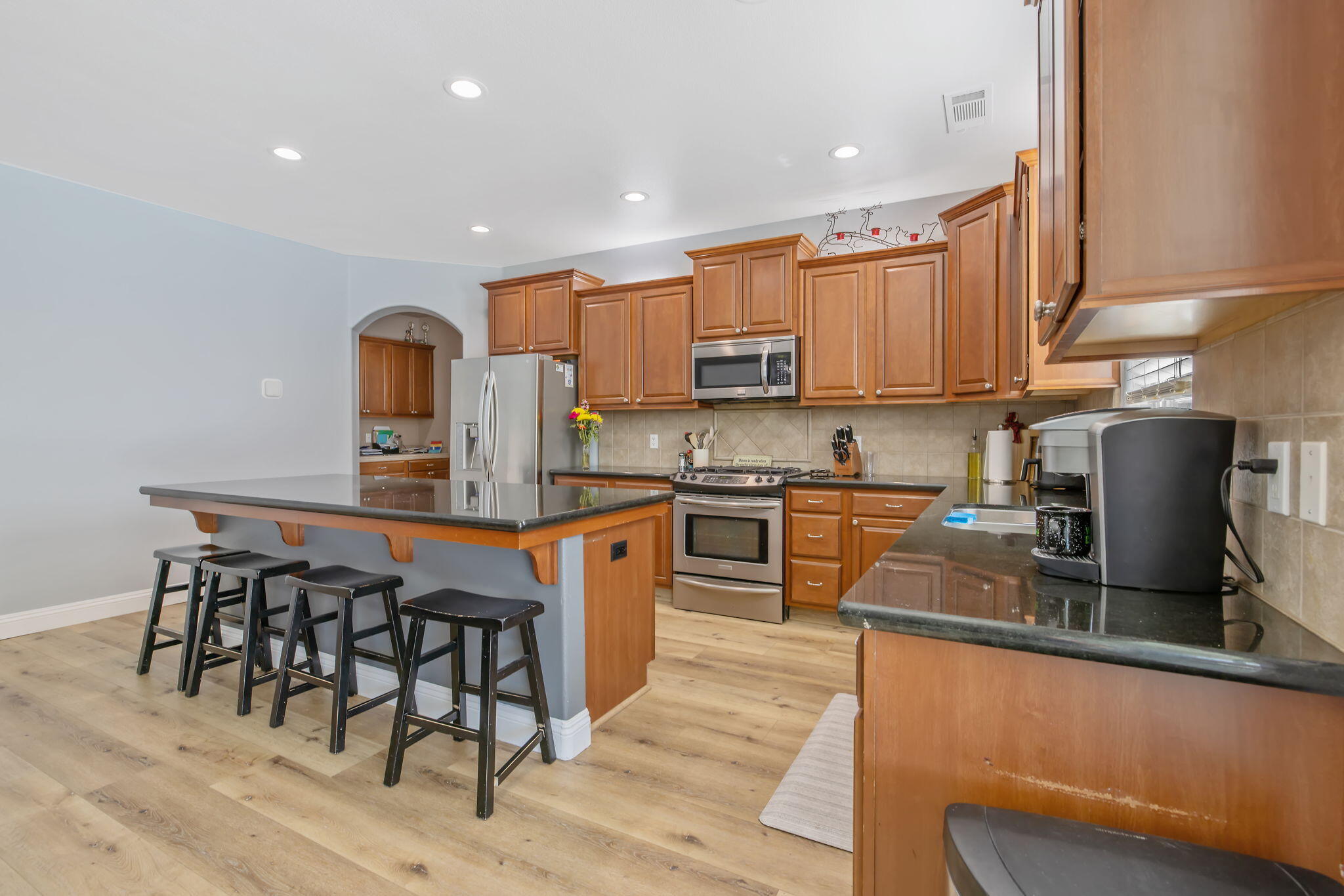 680 Inverness St, Tulare, CA 93274