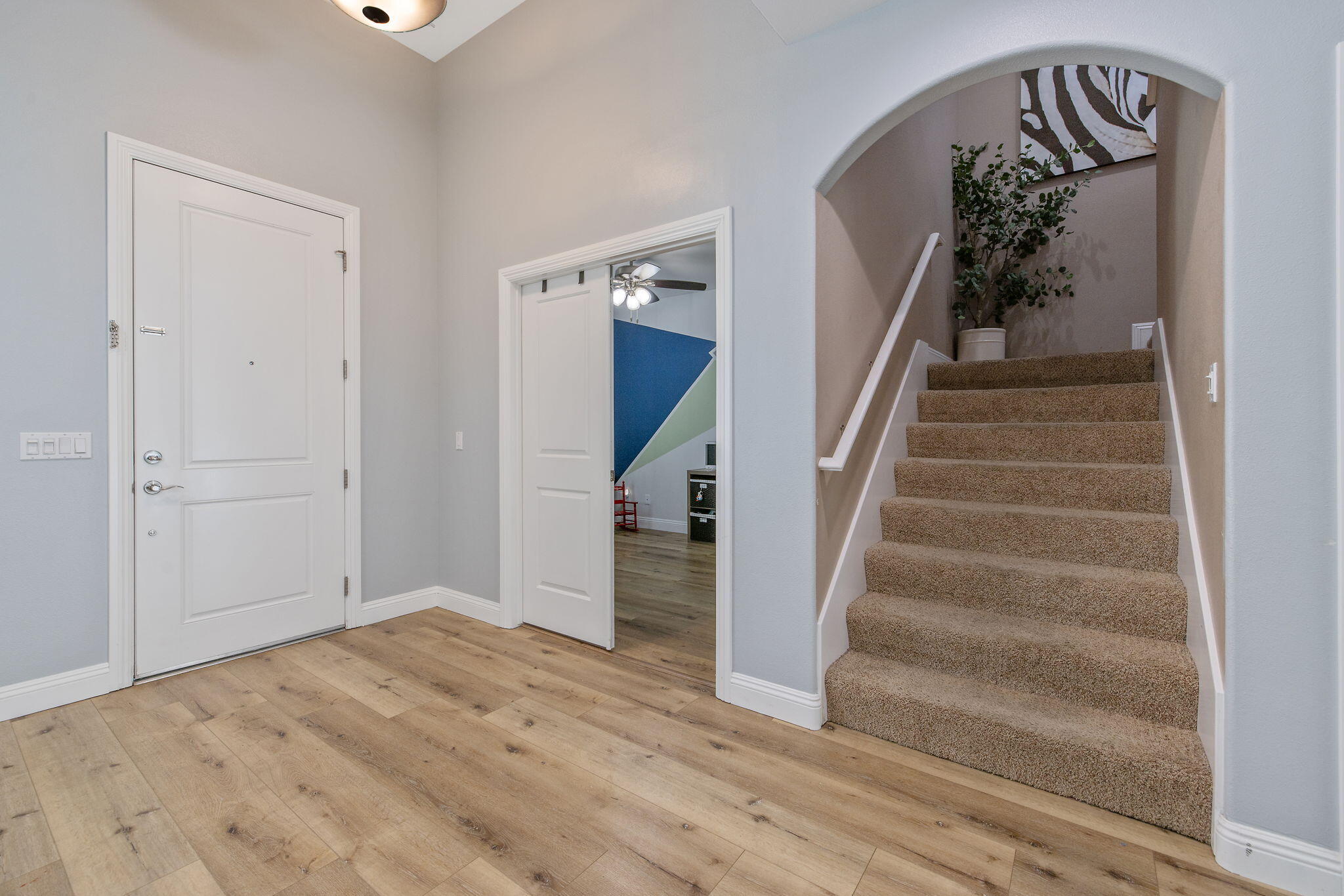 680 Inverness St, Tulare, CA 93274
