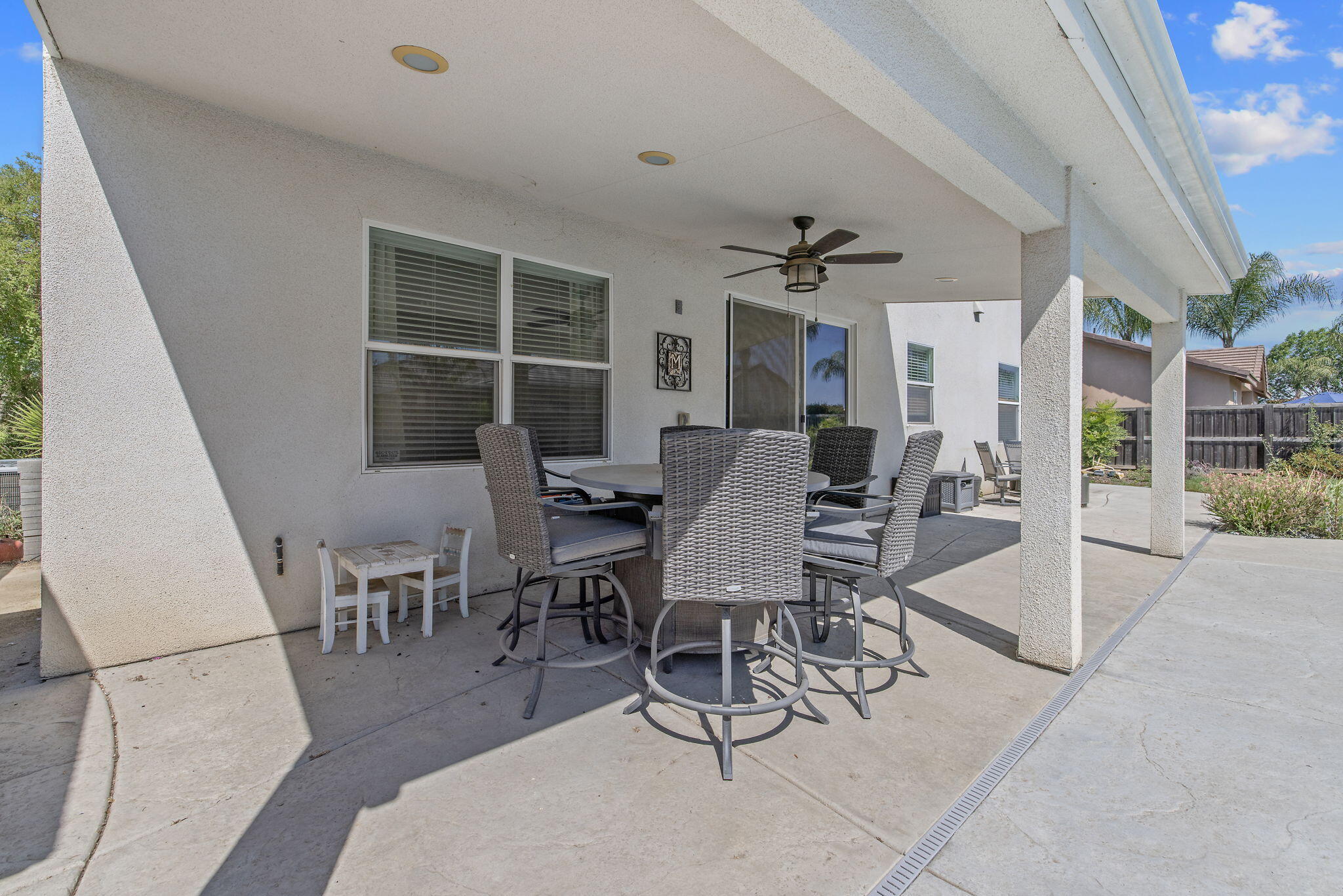 680 Inverness St, Tulare, CA 93274