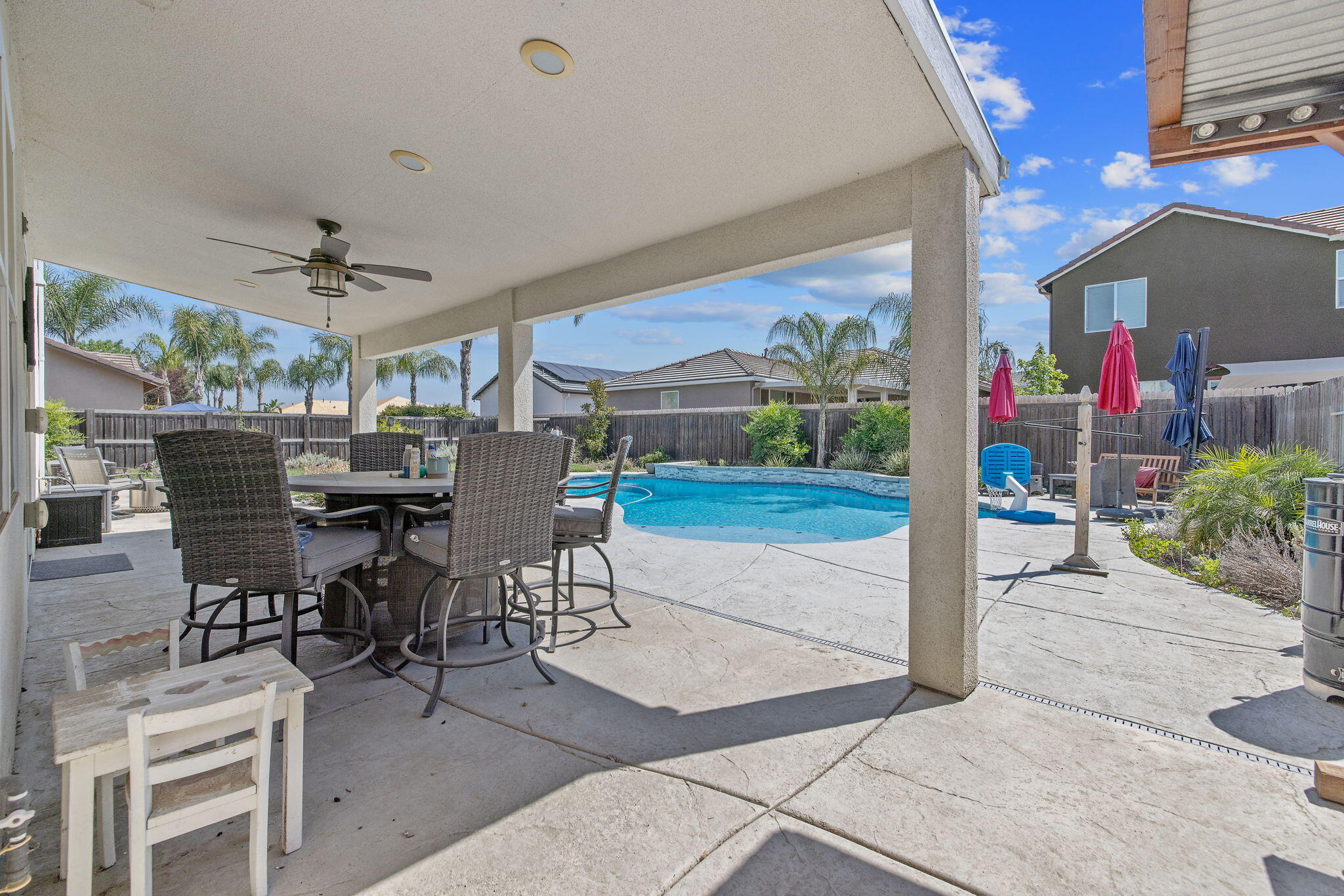 680 Inverness St, Tulare, CA 93274