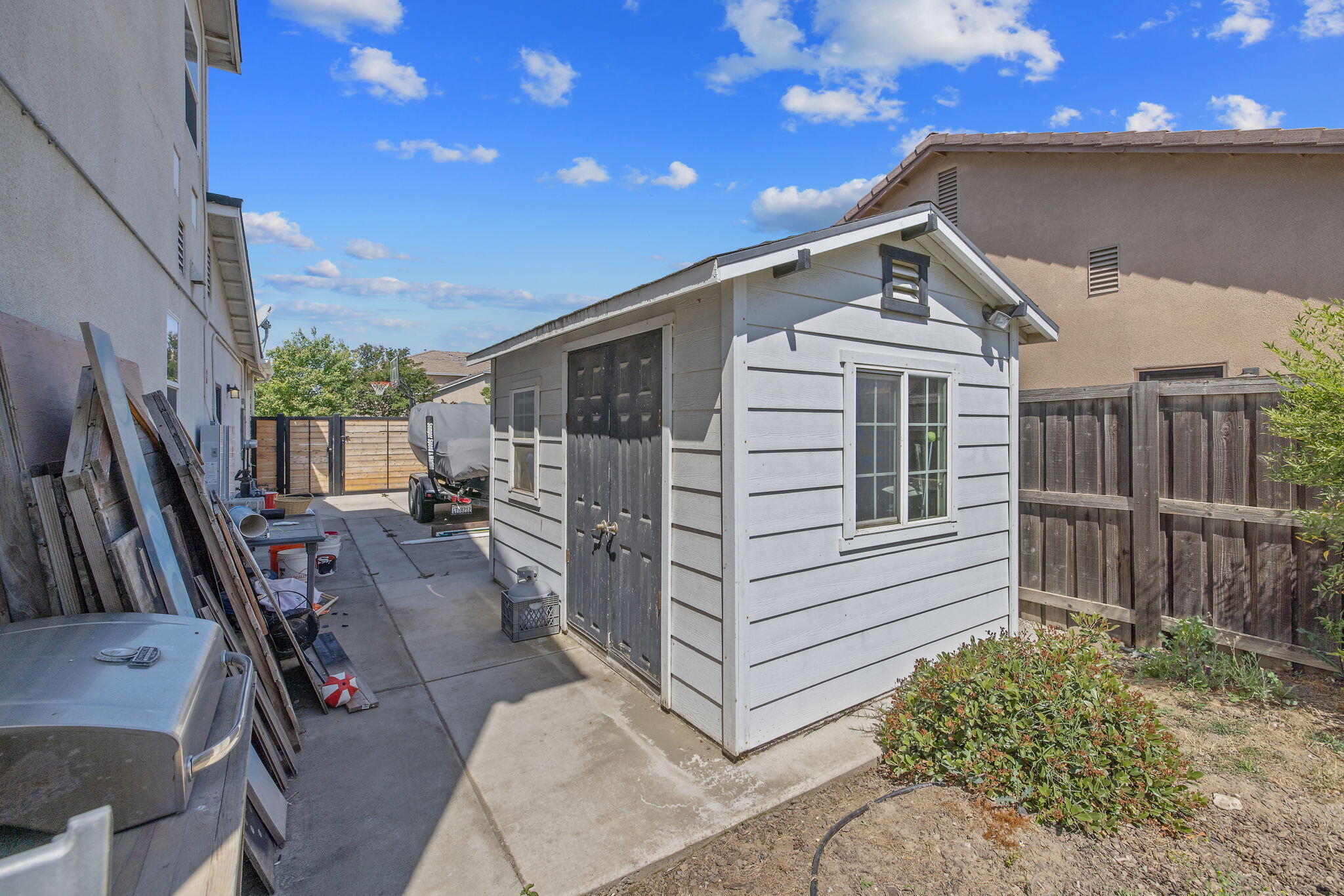 680 Inverness St, Tulare, CA 93274