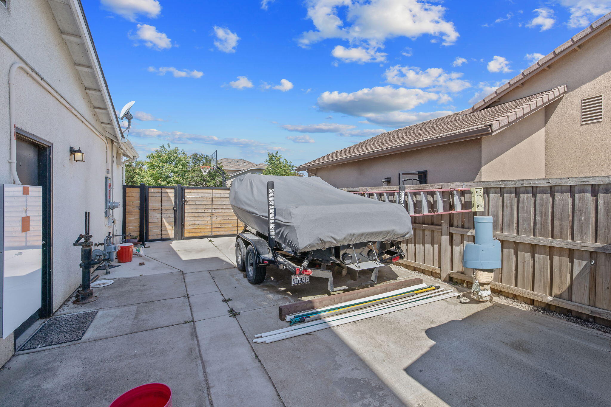 680 Inverness St, Tulare, CA 93274