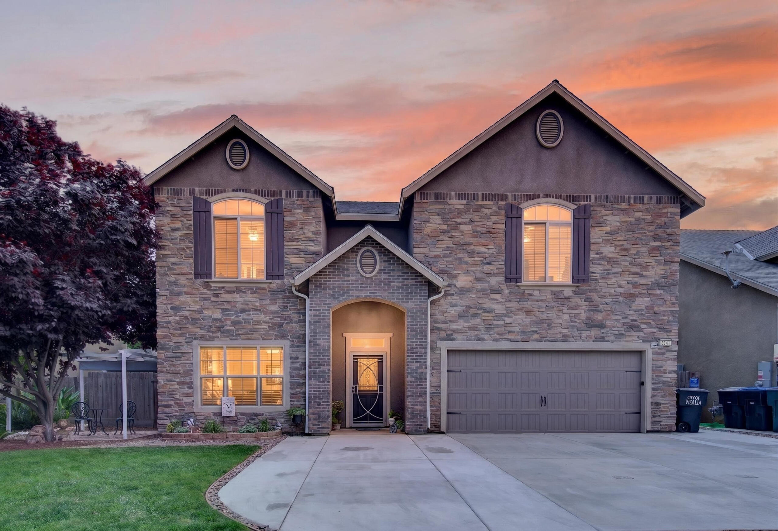 2241 W Babcock Ave, Visalia, CA 93291