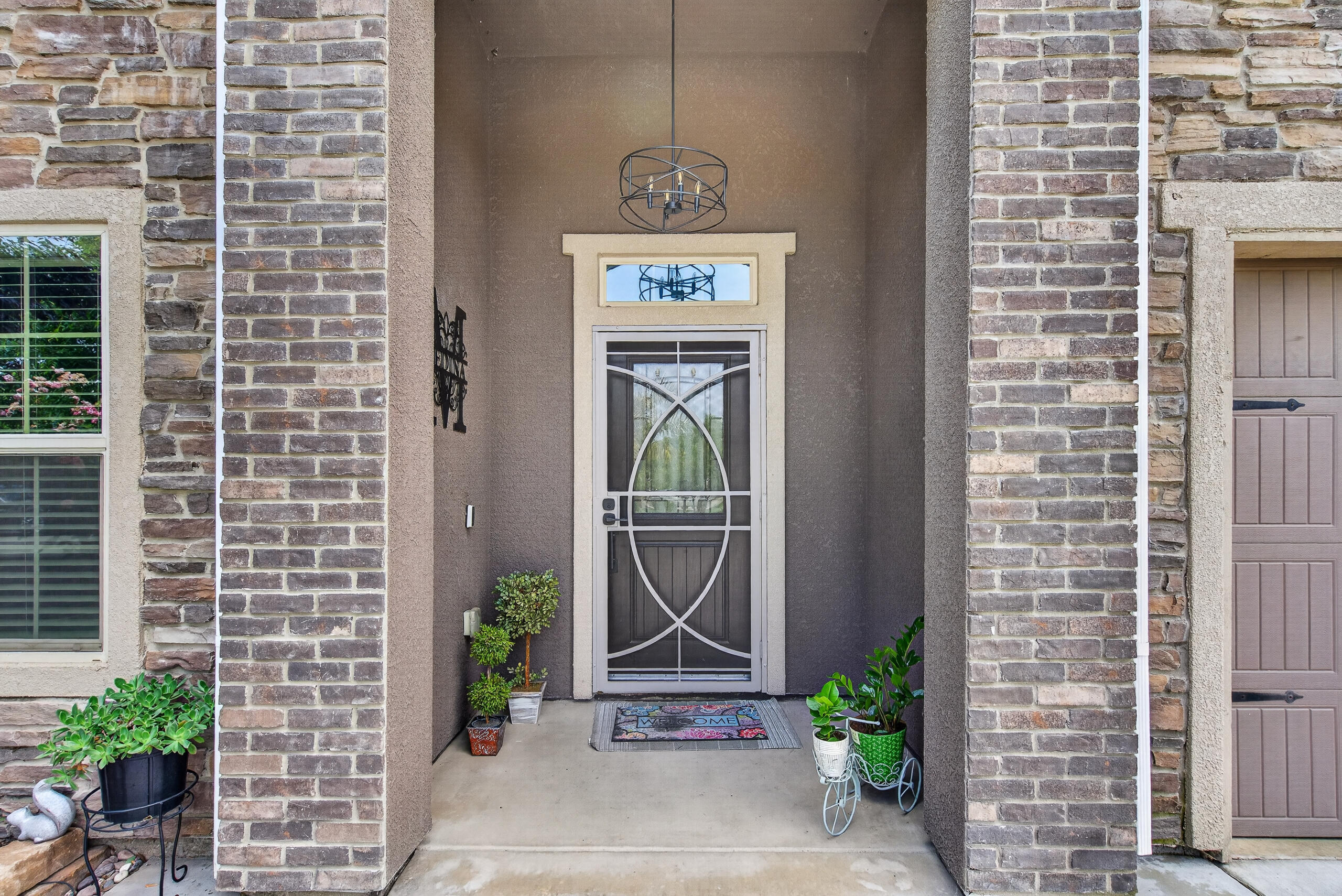 2241 W Babcock Ave, Visalia, CA 93291