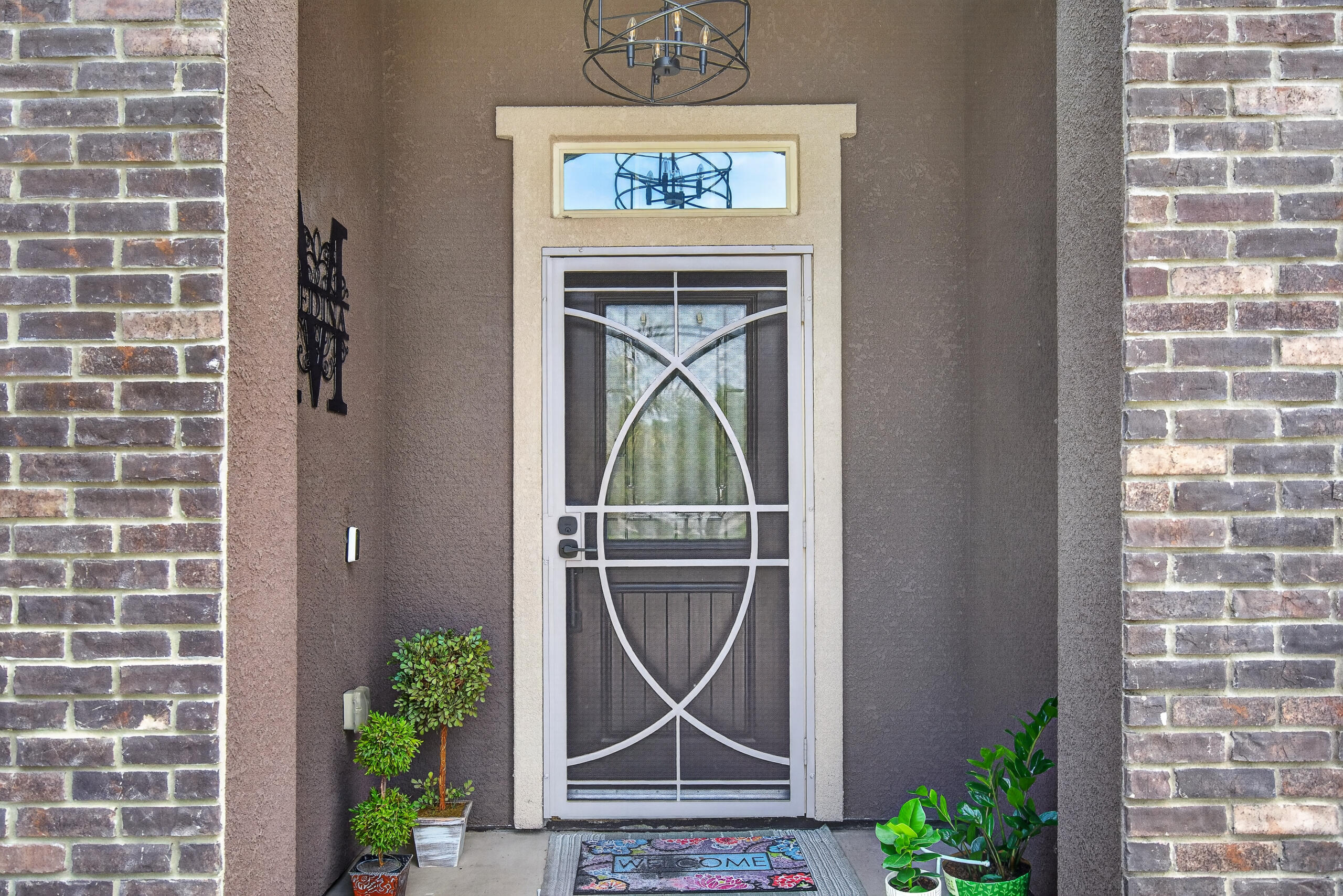 2241 W Babcock Ave, Visalia, CA 93291