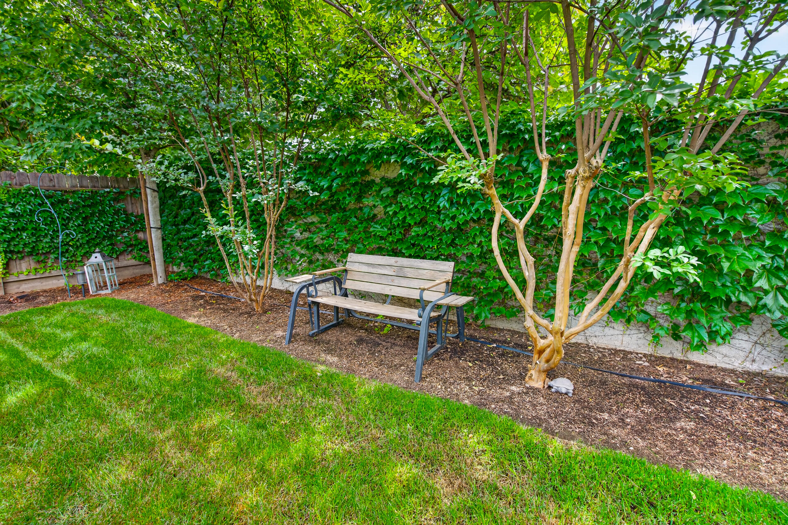 2241 W Babcock Ave, Visalia, CA 93291