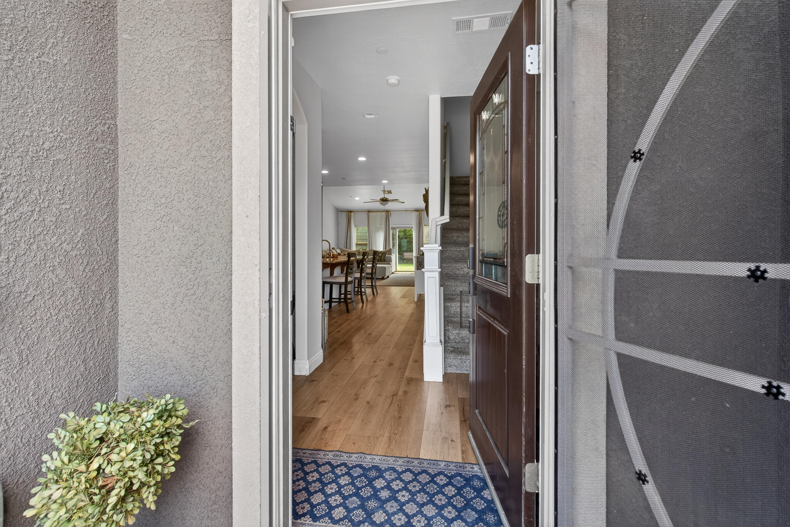 2241 W Babcock Ave, Visalia, CA 93291