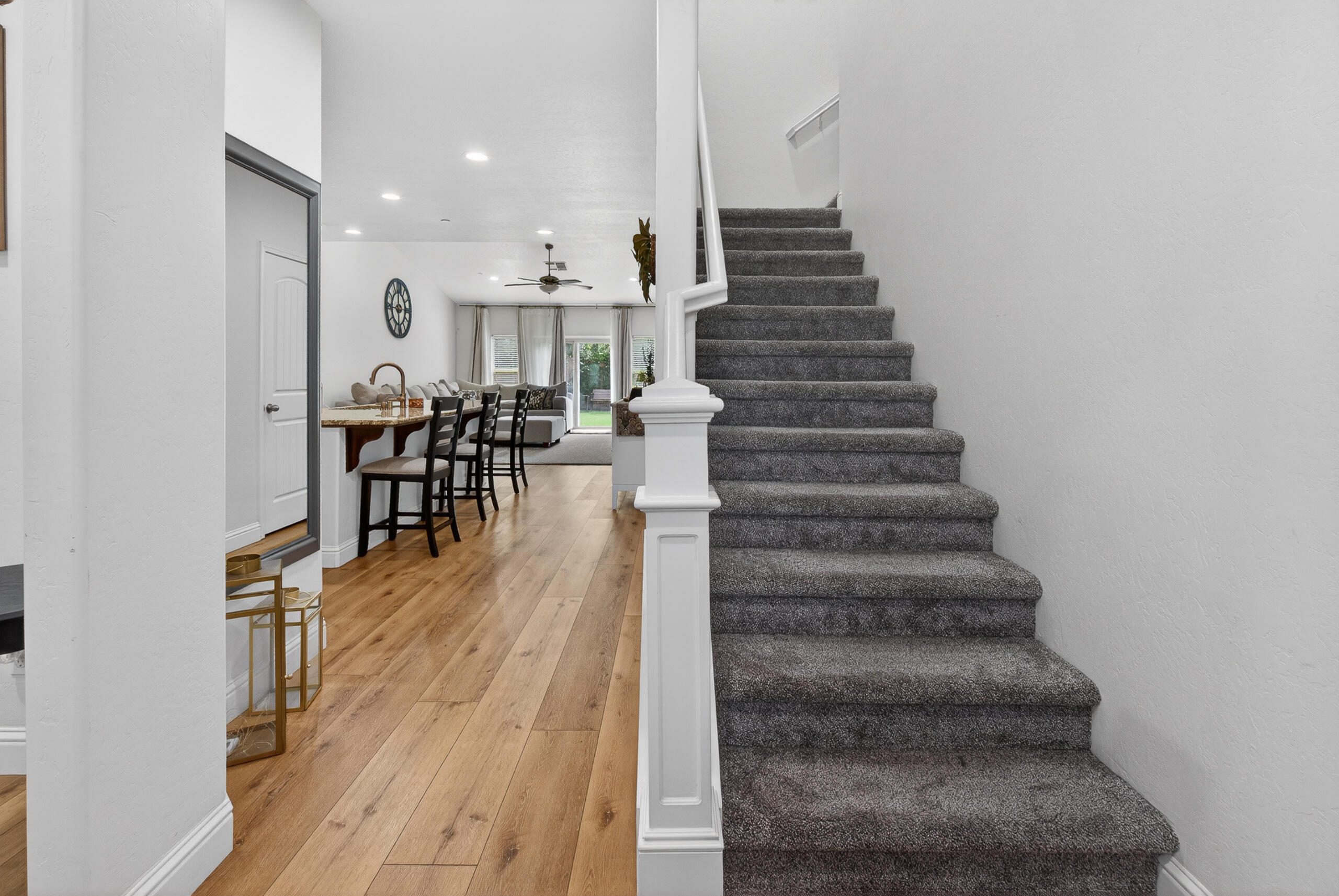 2241 W Babcock Ave, Visalia, CA 93291