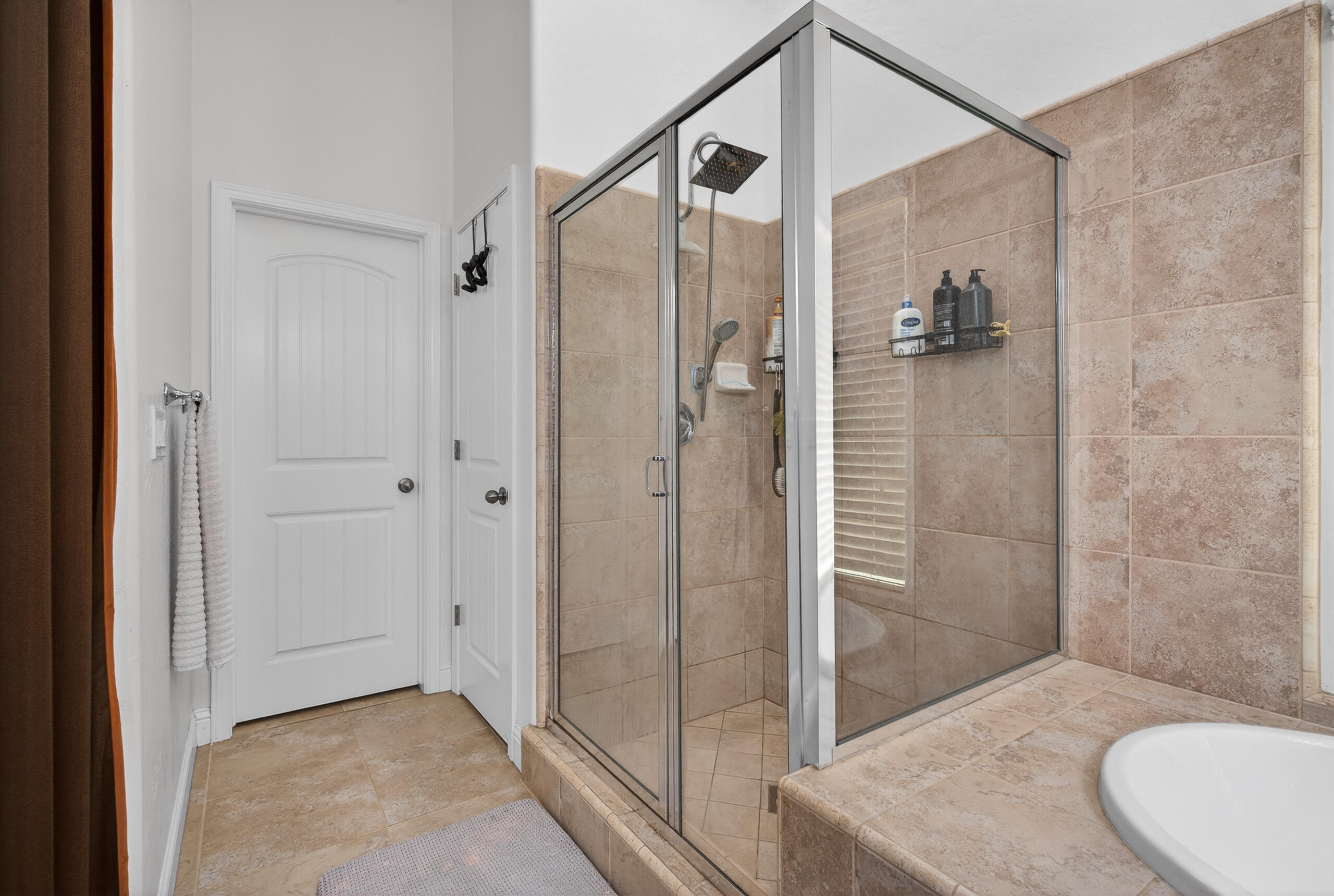 2241 W Babcock Ave, Visalia, CA 93291