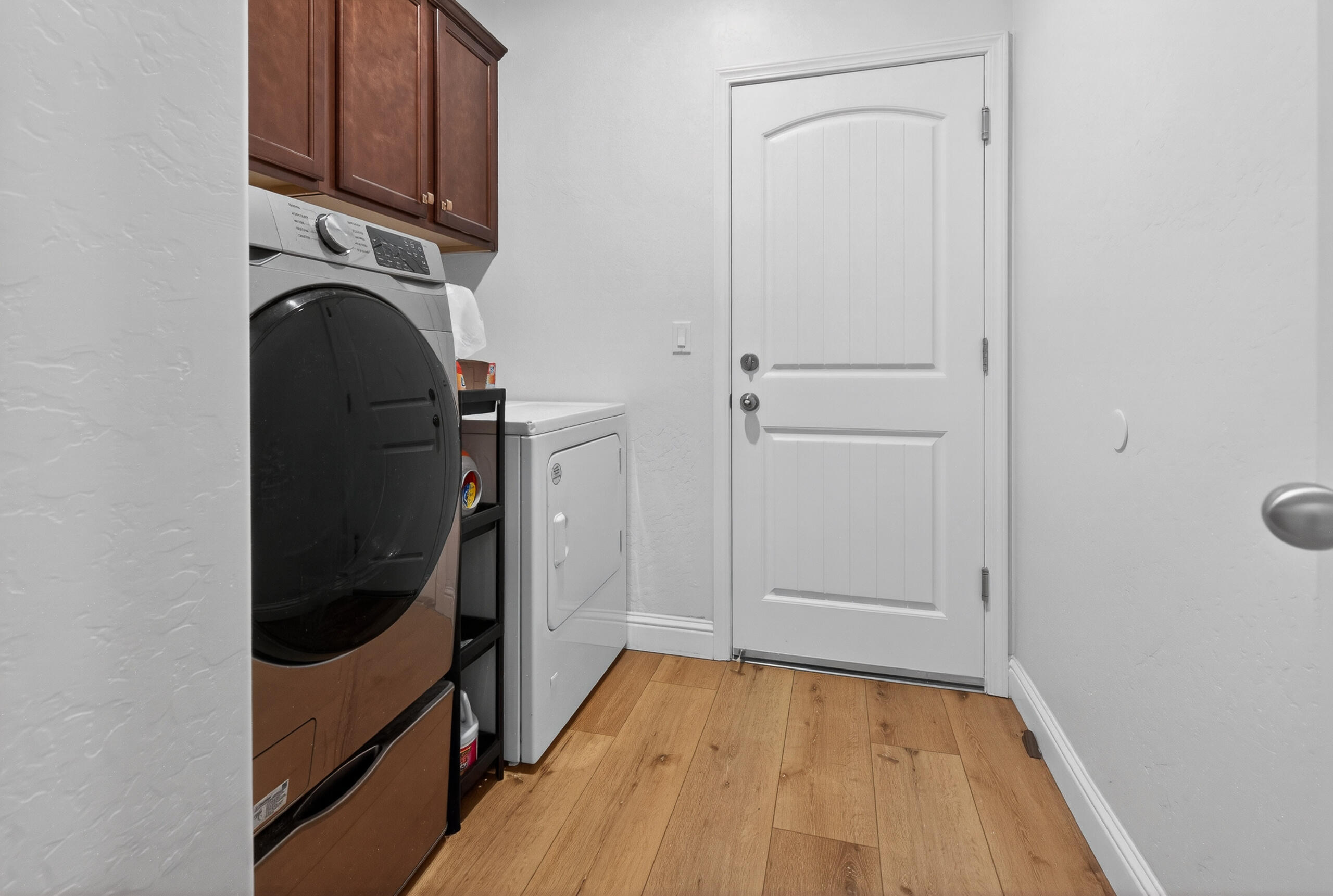 2241 W Babcock Ave, Visalia, CA 93291