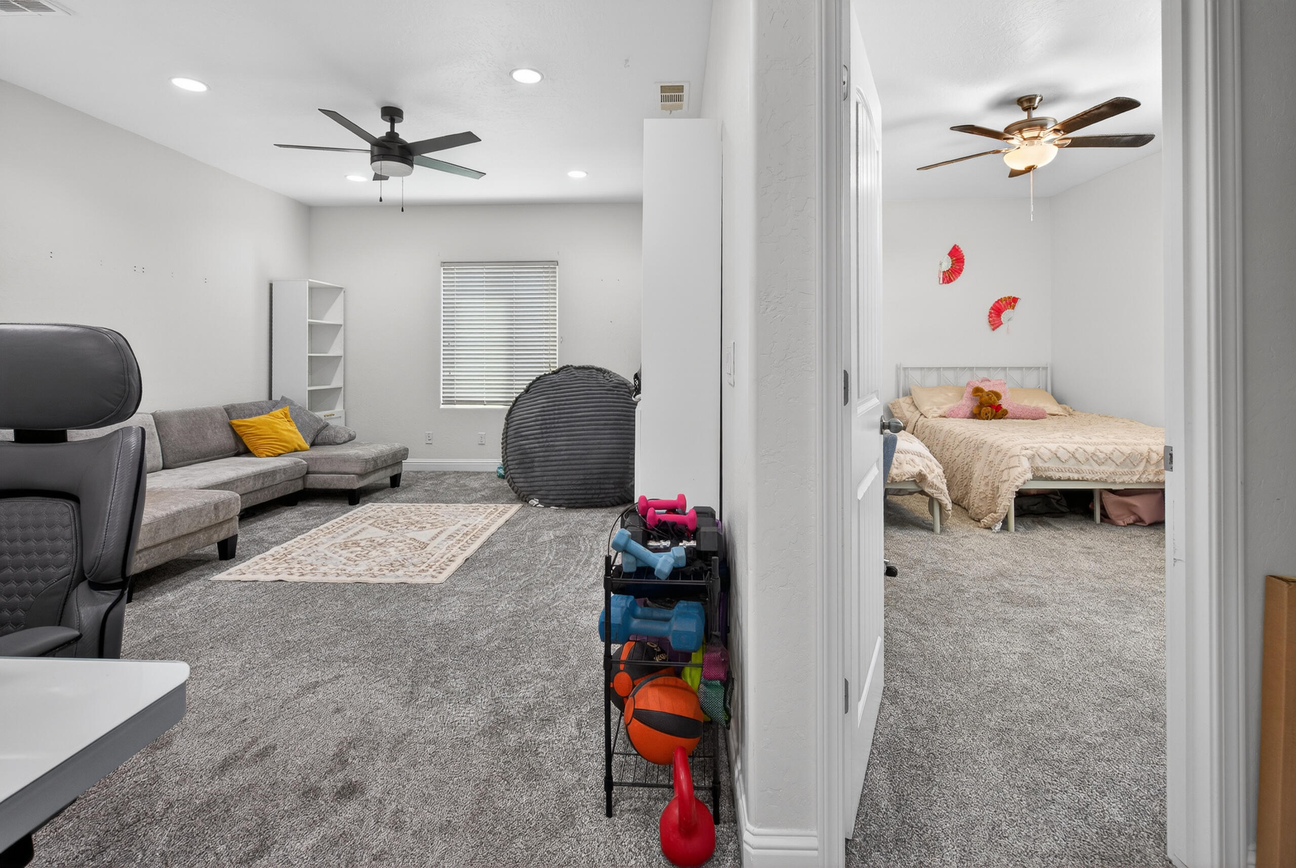 2241 W Babcock Ave, Visalia, CA 93291