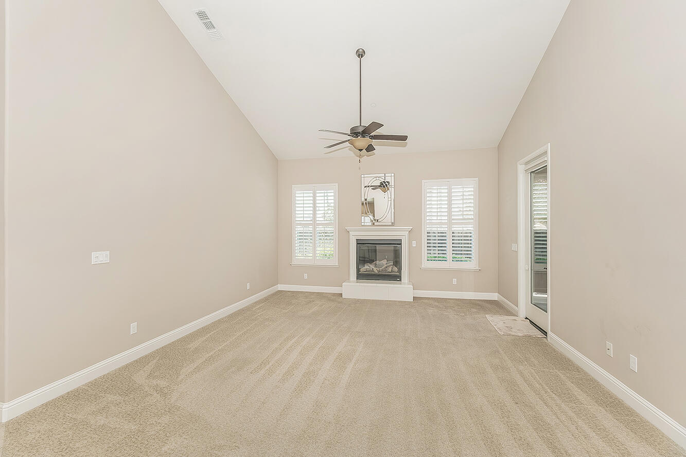 2047 S Church Ave, Reedley, CA 93654