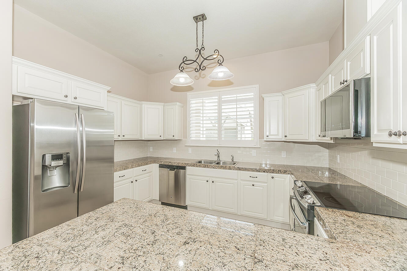 2047 S Church Ave, Reedley, CA 93654