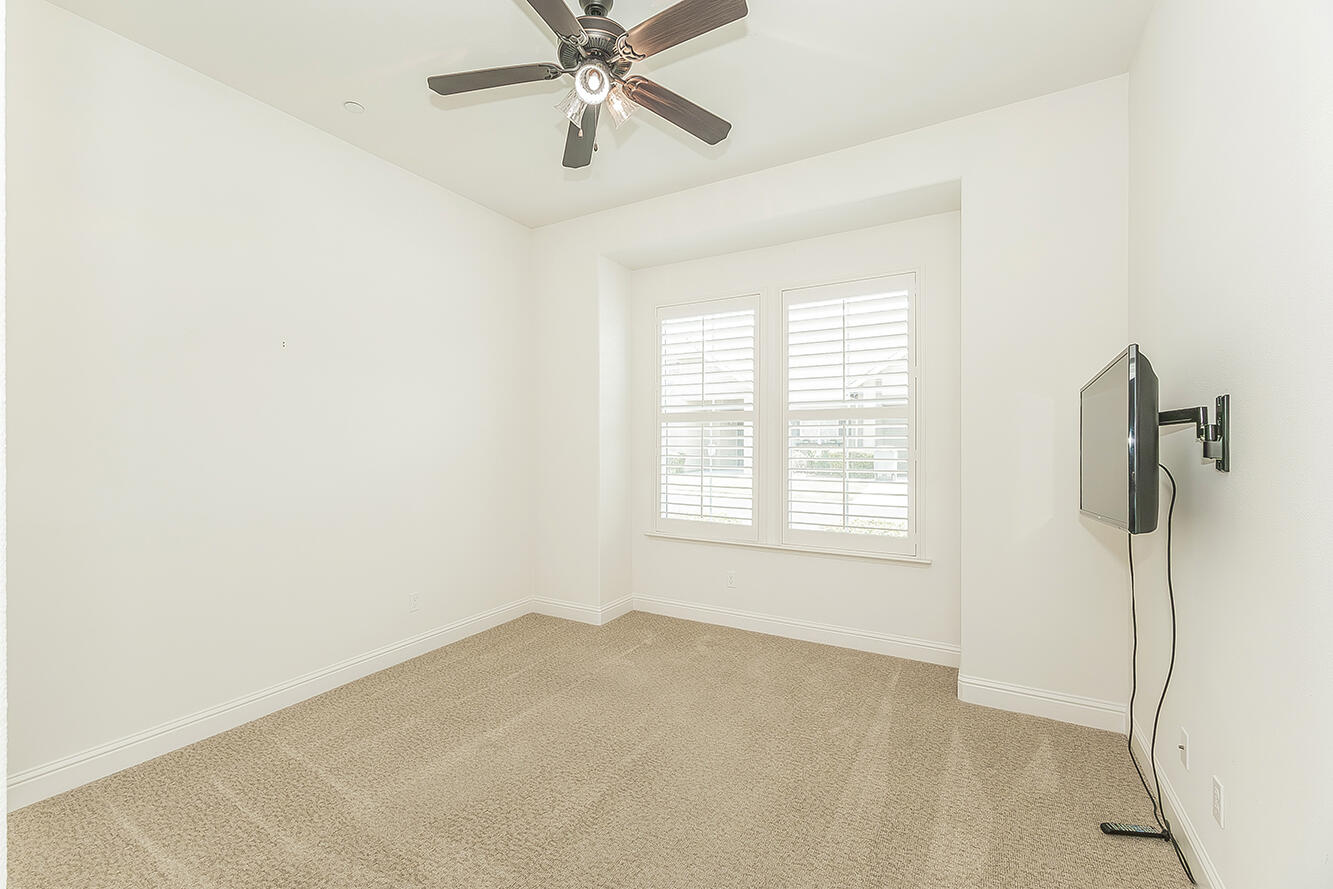 2047 S Church Ave, Reedley, CA 93654