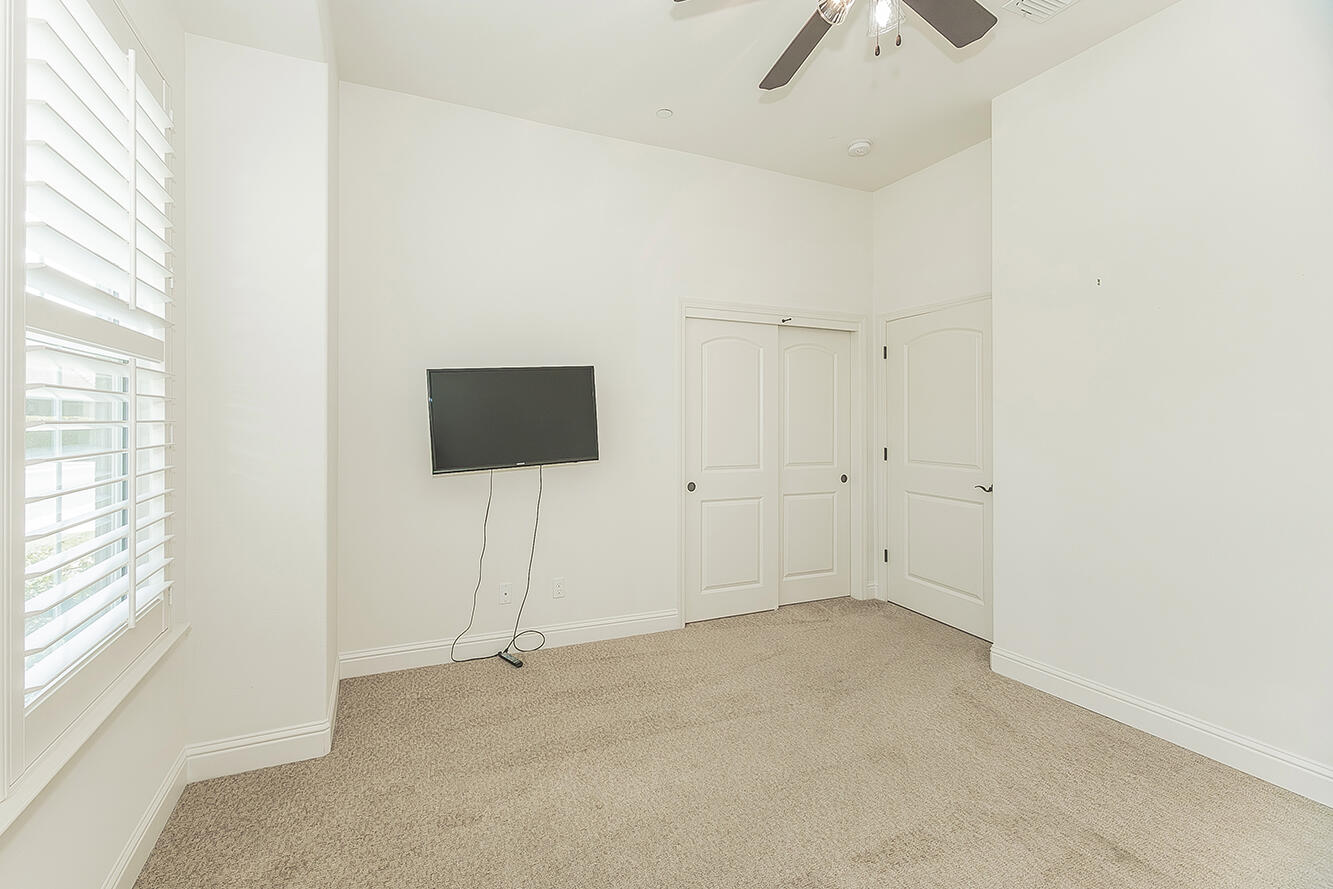 2047 S Church Ave, Reedley, CA 93654