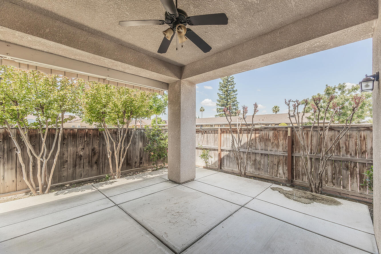 2047 S Church Ave, Reedley, CA 93654