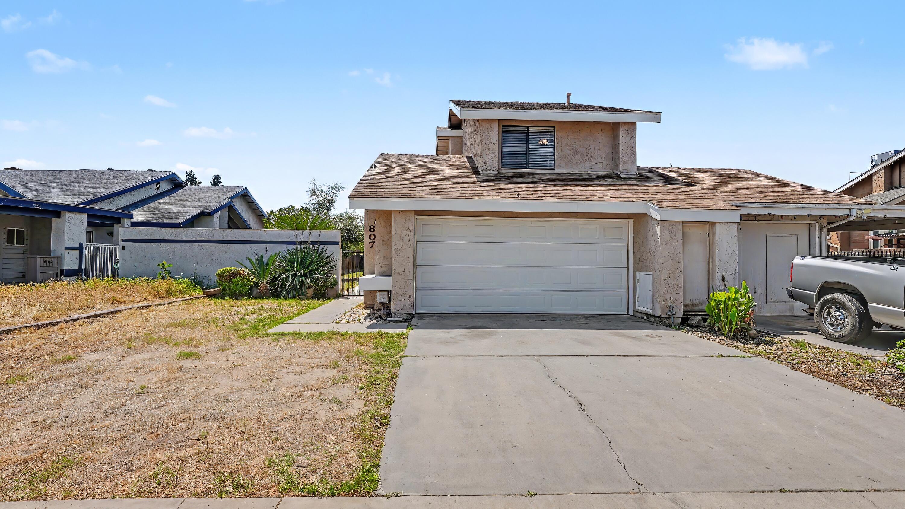 807 E Harold Ave, Visalia, CA 93292