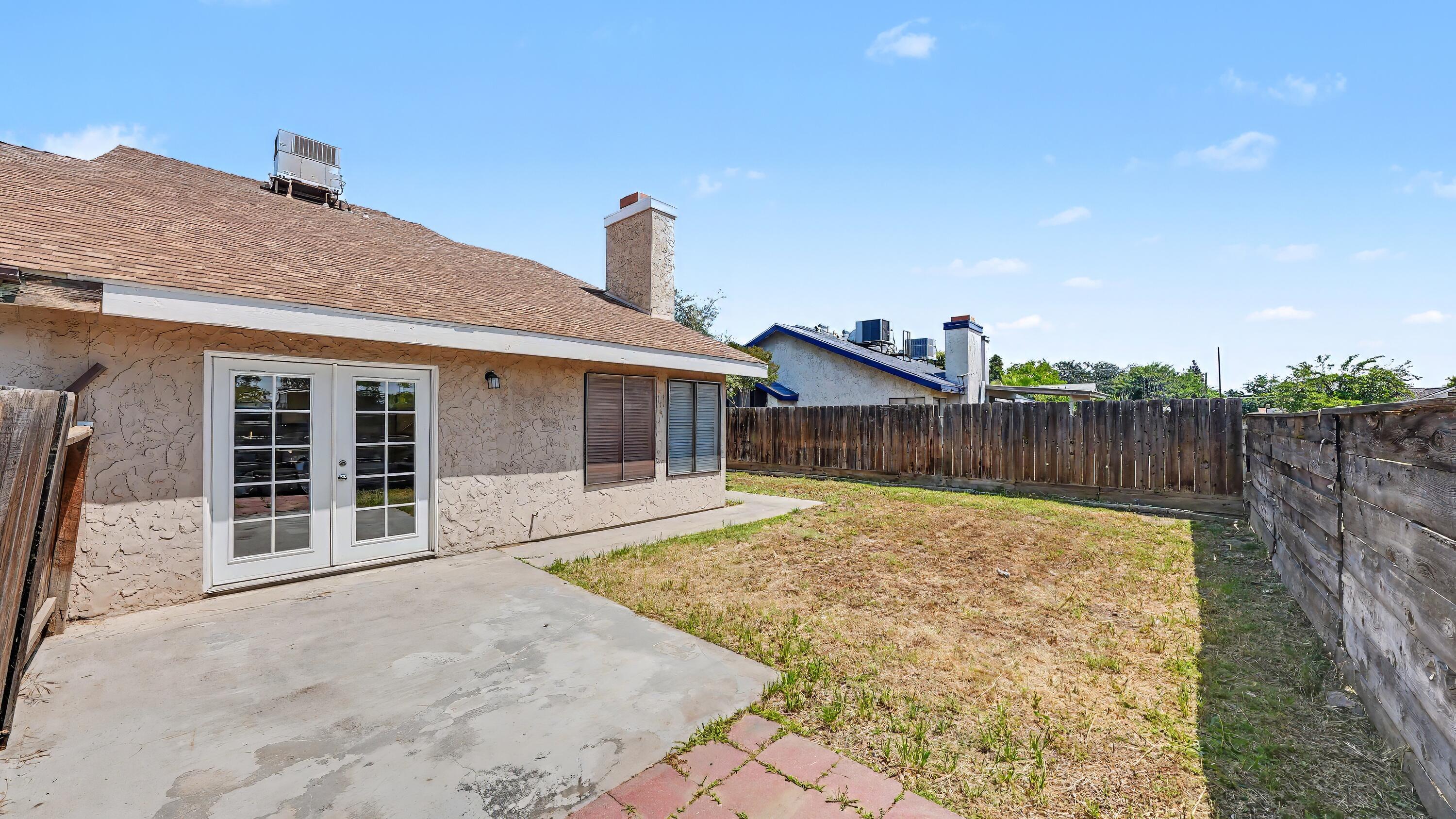 807 E Harold Ave, Visalia, CA 93292