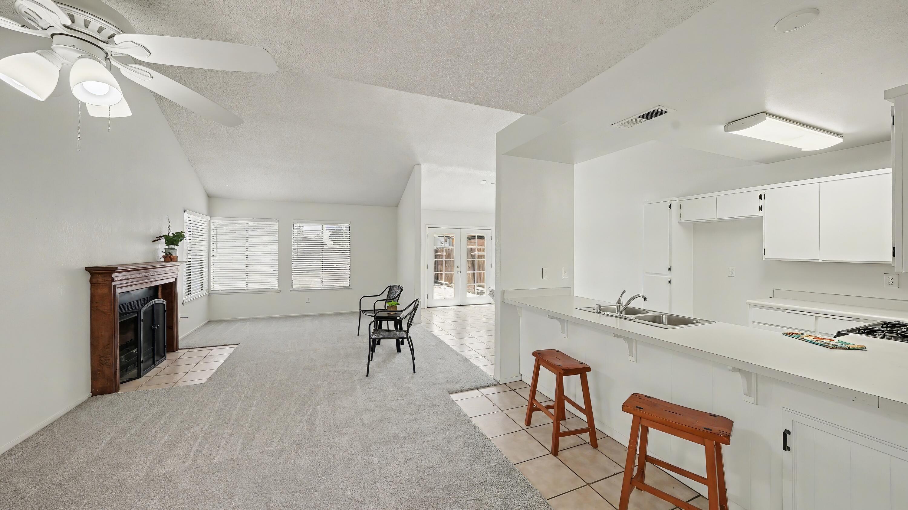 807 E Harold Ave, Visalia, CA 93292