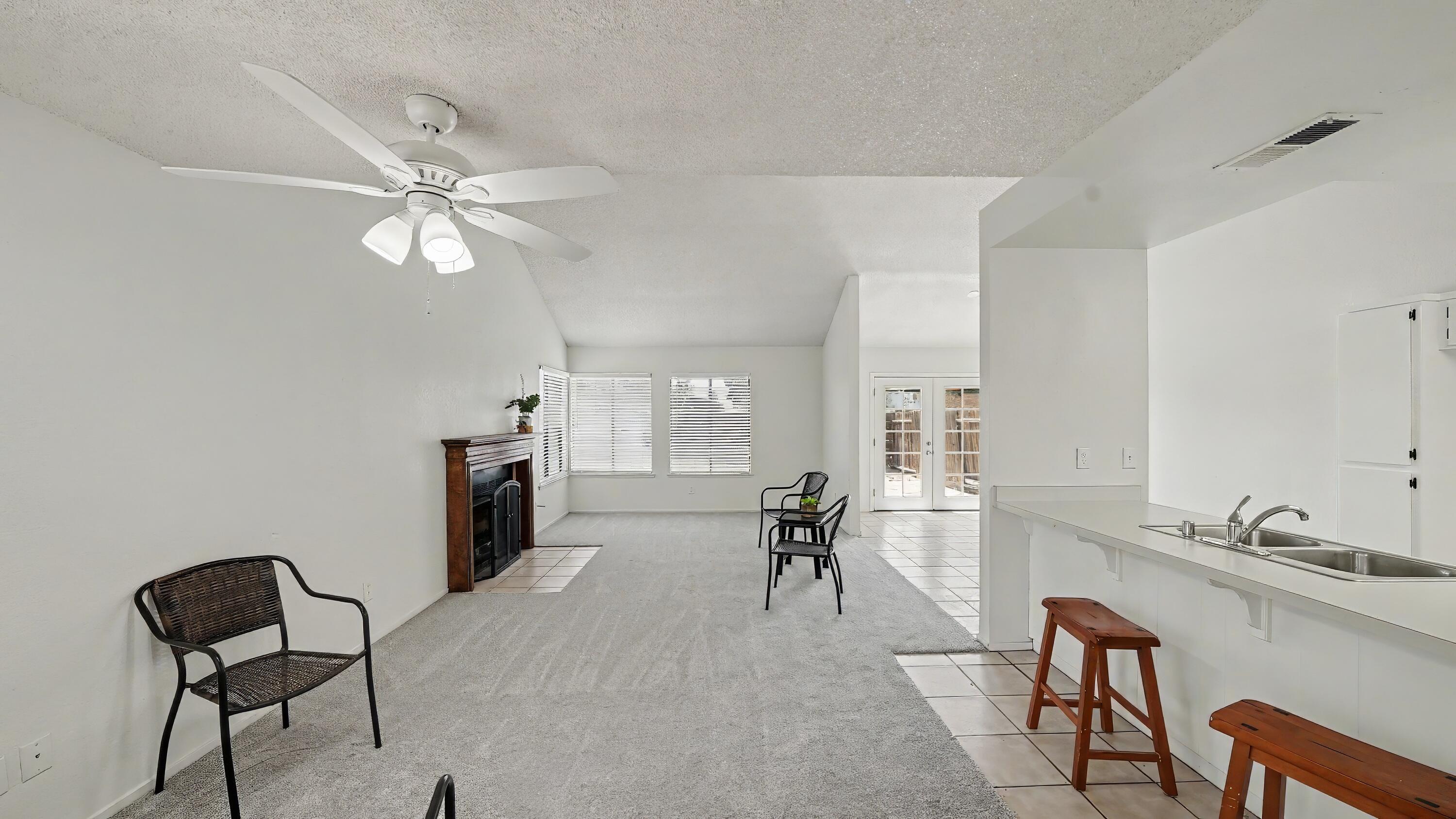 807 E Harold Ave, Visalia, CA 93292