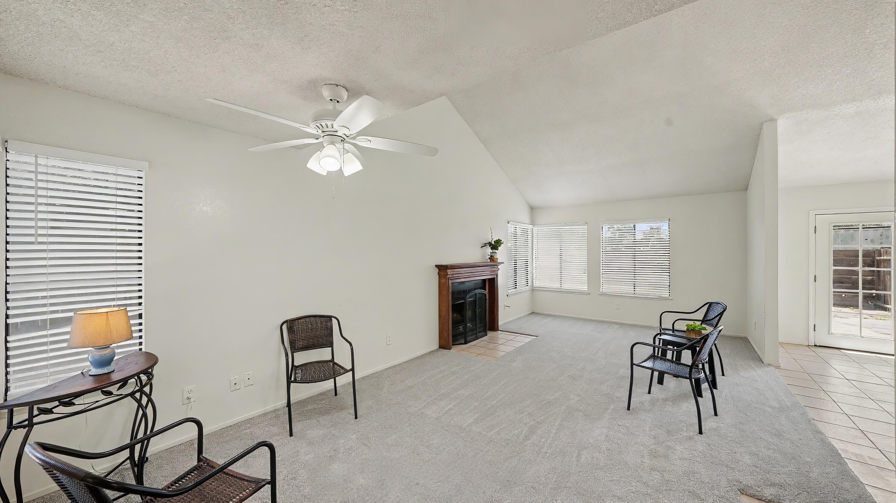 807 E Harold Ave, Visalia, CA 93292