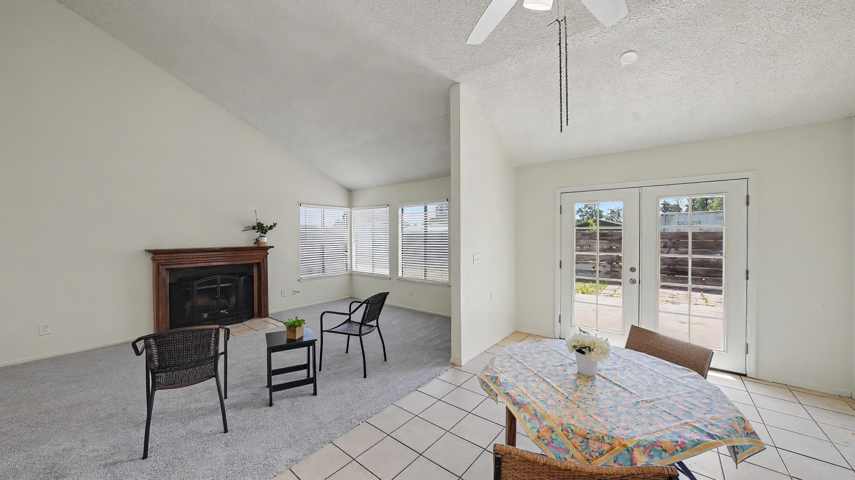 807 E Harold Ave, Visalia, CA 93292